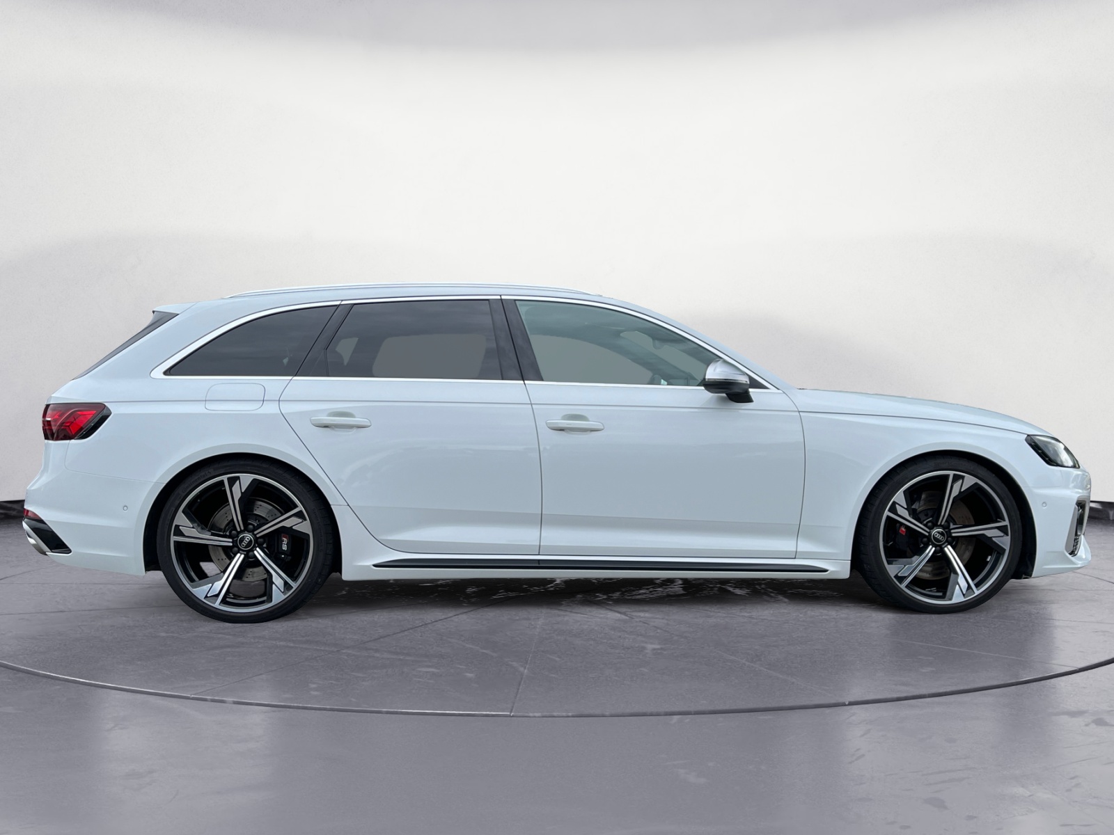 Audi - RS4 Avant quattro tiptronic