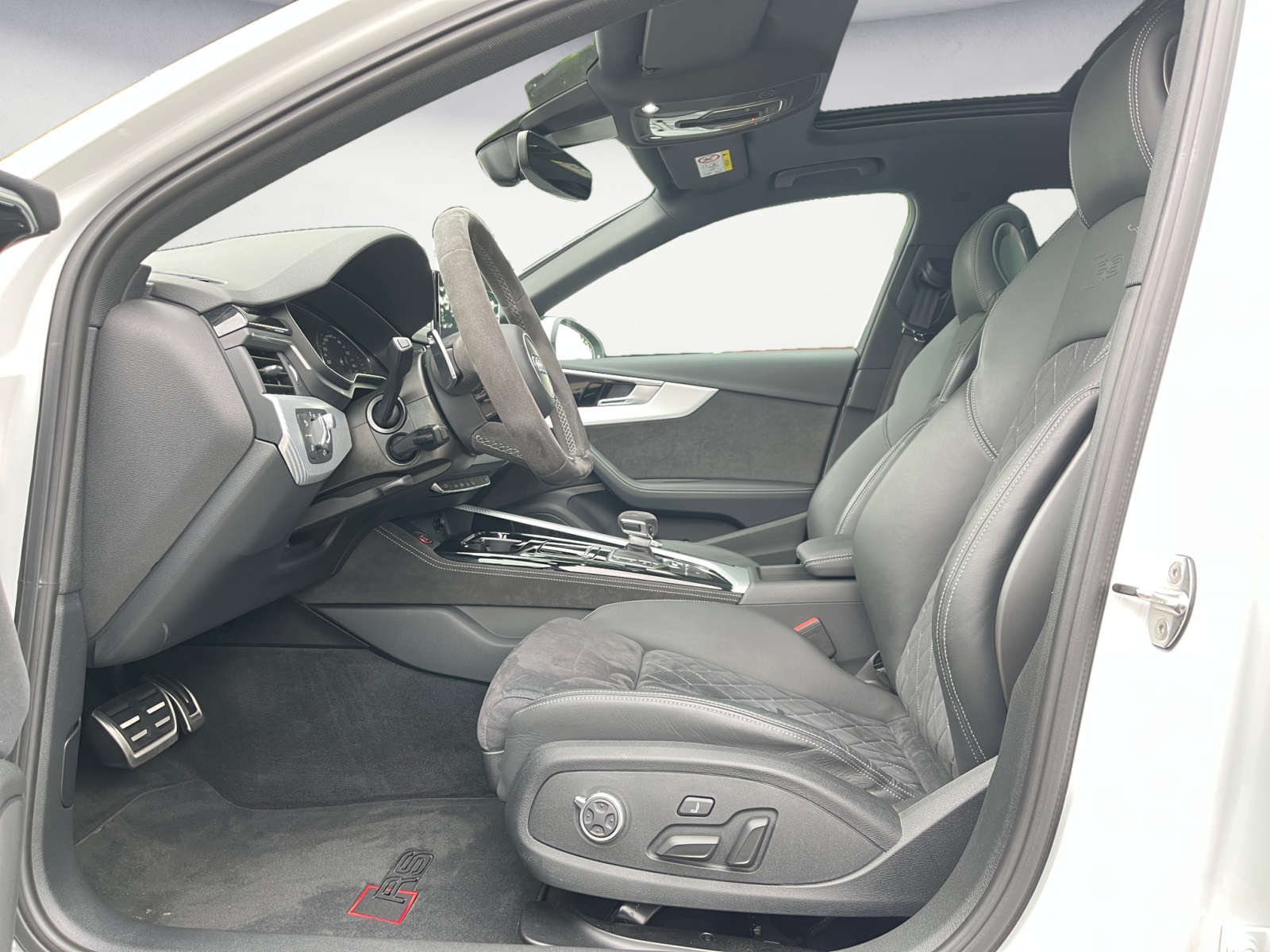 Audi - RS4 Avant quattro tiptronic
