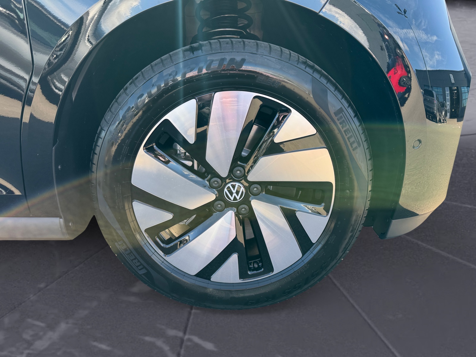 Volkswagen - ID. Buzz Pure  Heckantrie b 1-Gang-Automatik Radst. 2989 mm