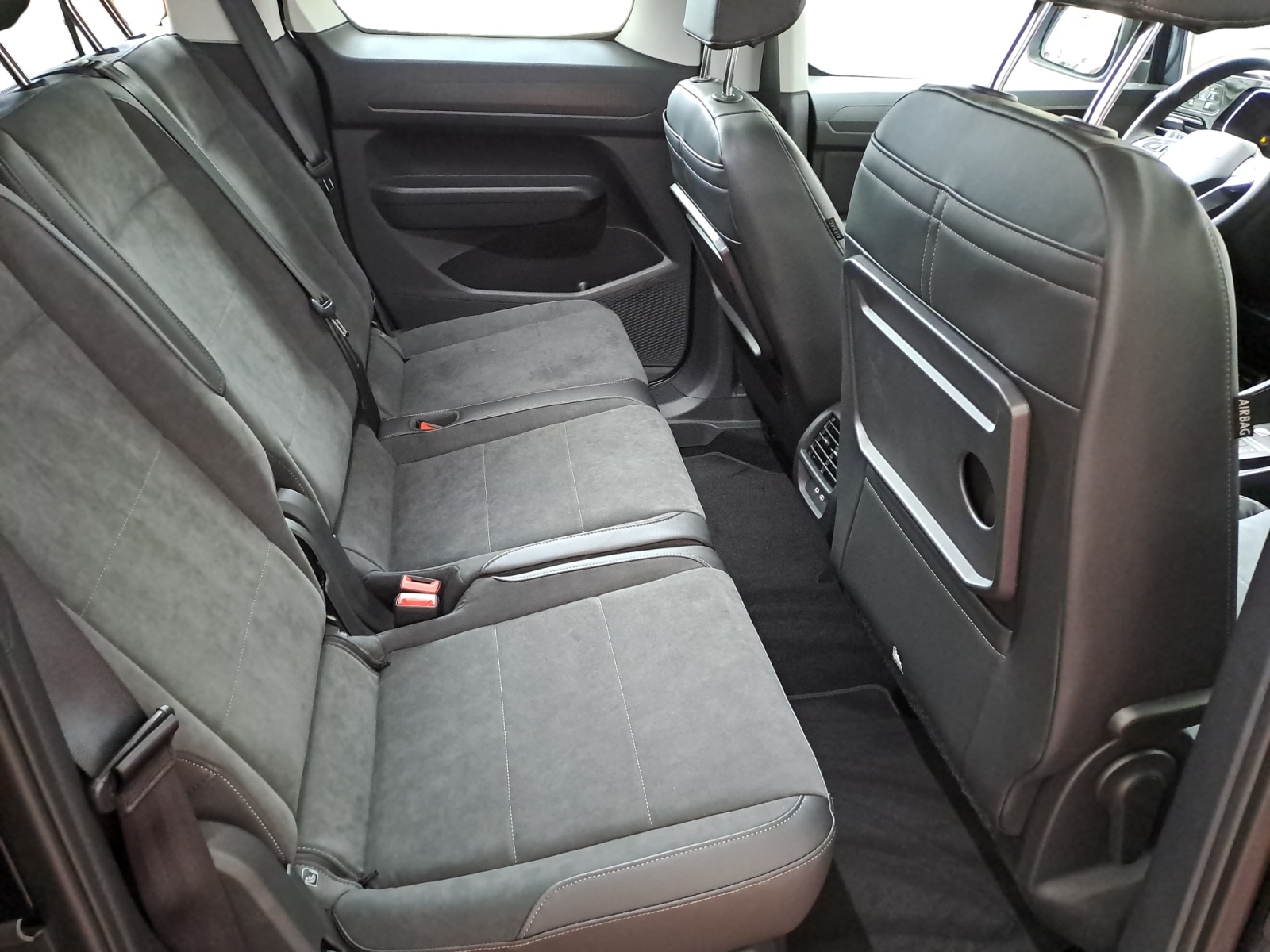 Volkswagen - Caddy Style 5-Sitzer 2,0 l TDI EU6 SCR Frontantrieb 7-Gang-DSG Radst. 2755 mm