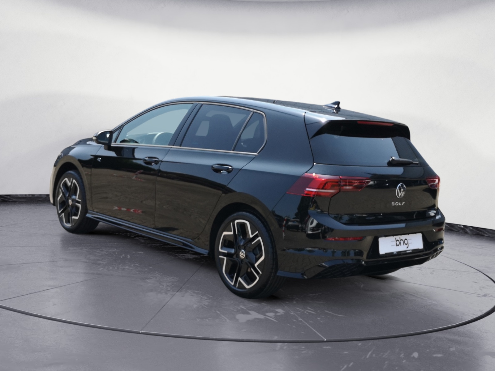 Volkswagen - Golf 1.5 TSI R-Line DSG #Panoramadach #HuD #LED