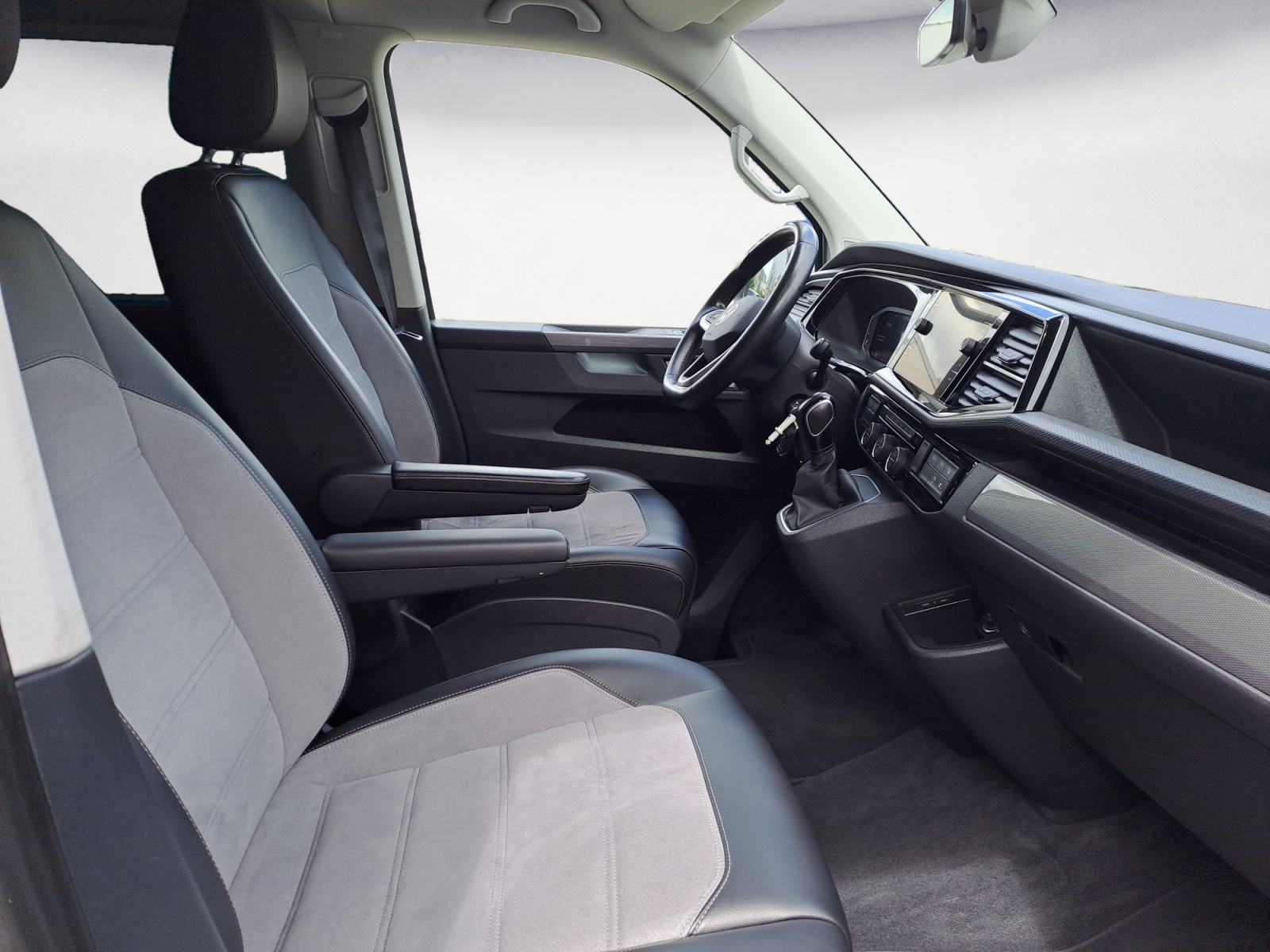 Volkswagen - T6.1 Multivan DSG 4Motion