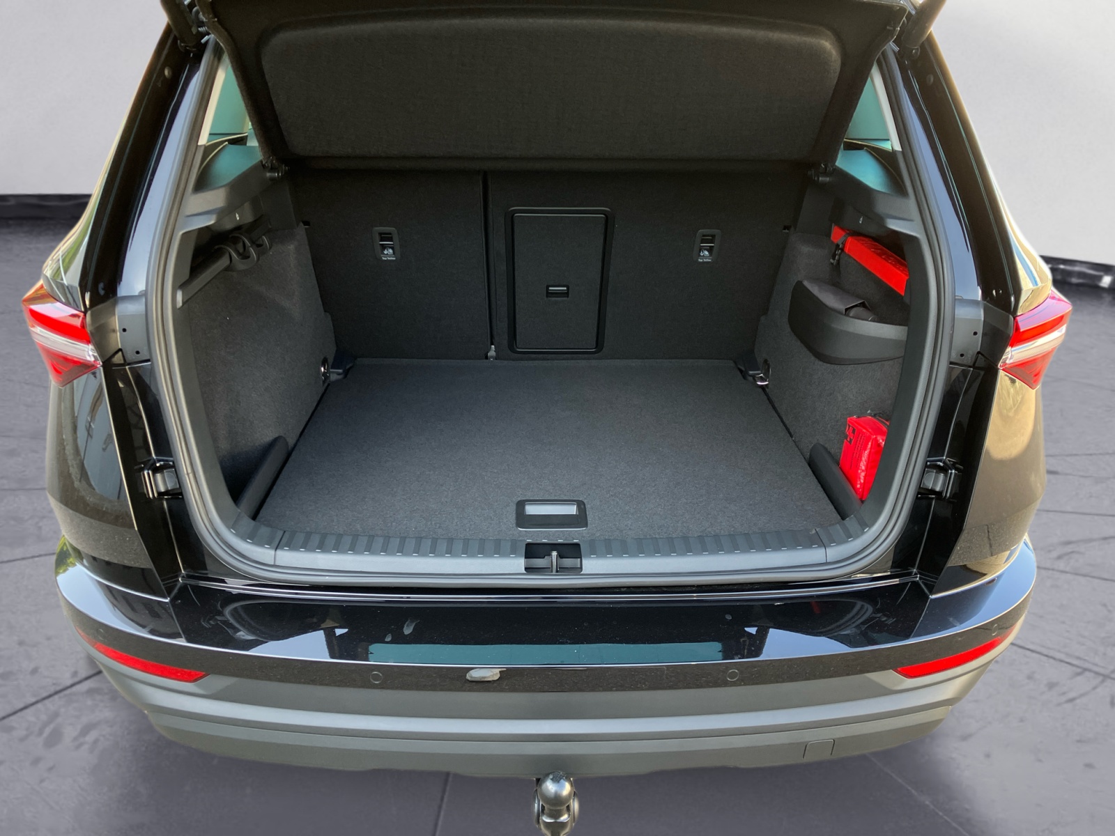 Skoda - Karoq Tour 2,0 TDI 7-Gang-DSG