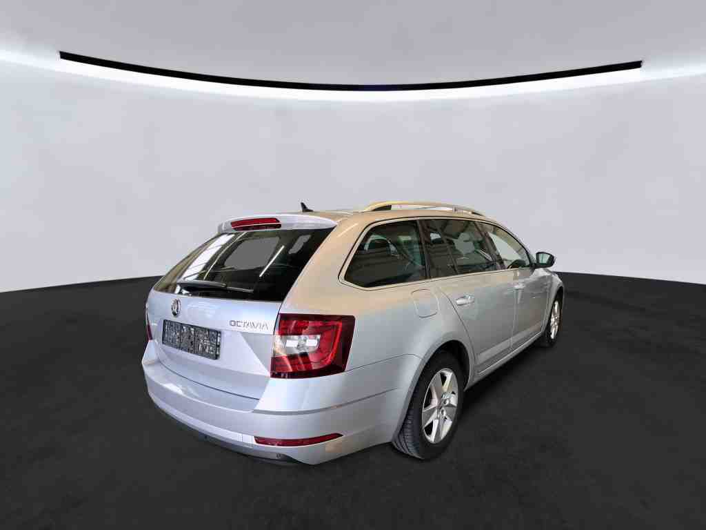 Skoda - Octavia Combi 2.0 TDI DSG Style