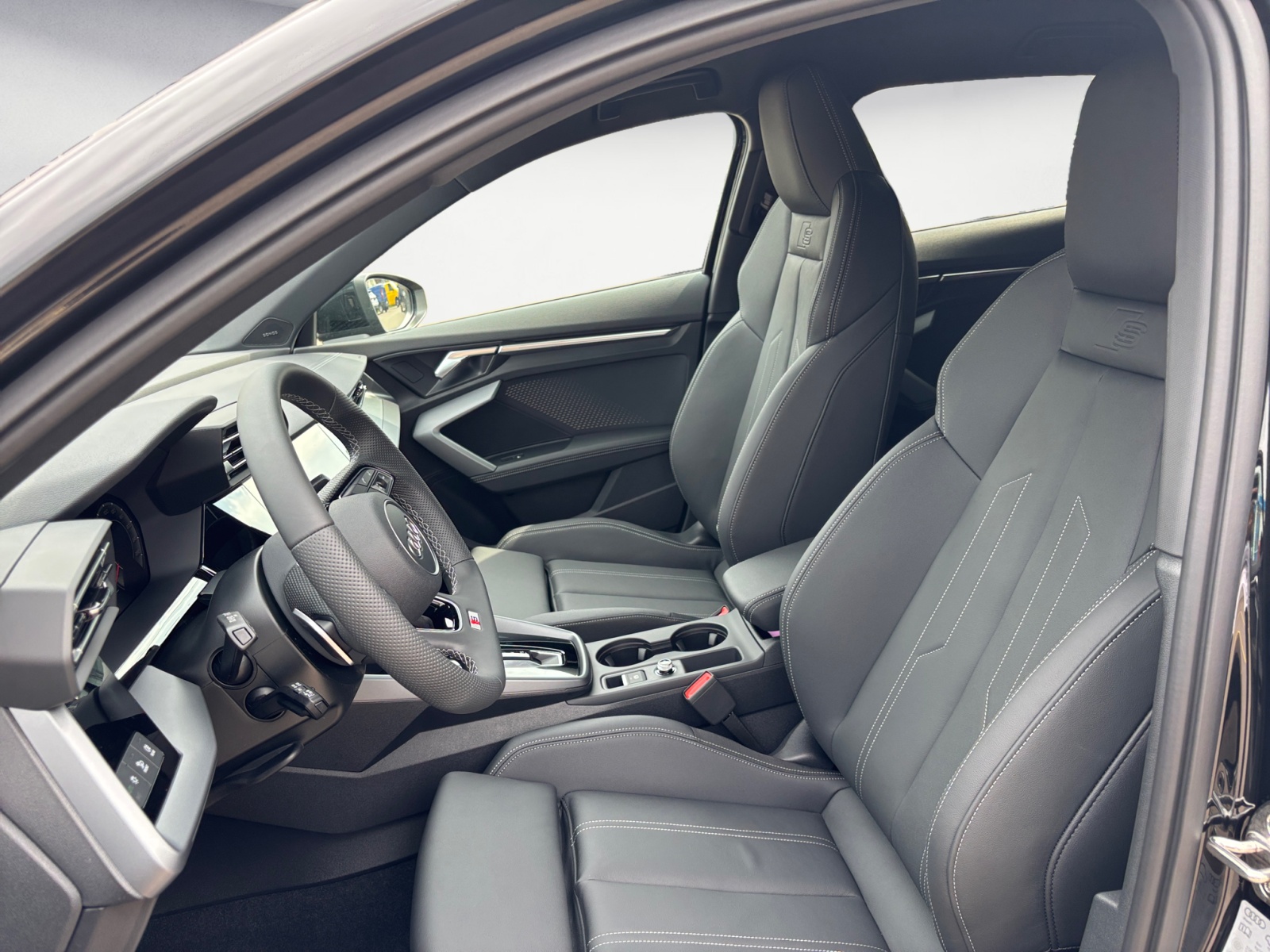 Audi - A3 Sportback S line TFSI quattro 15  S tronic