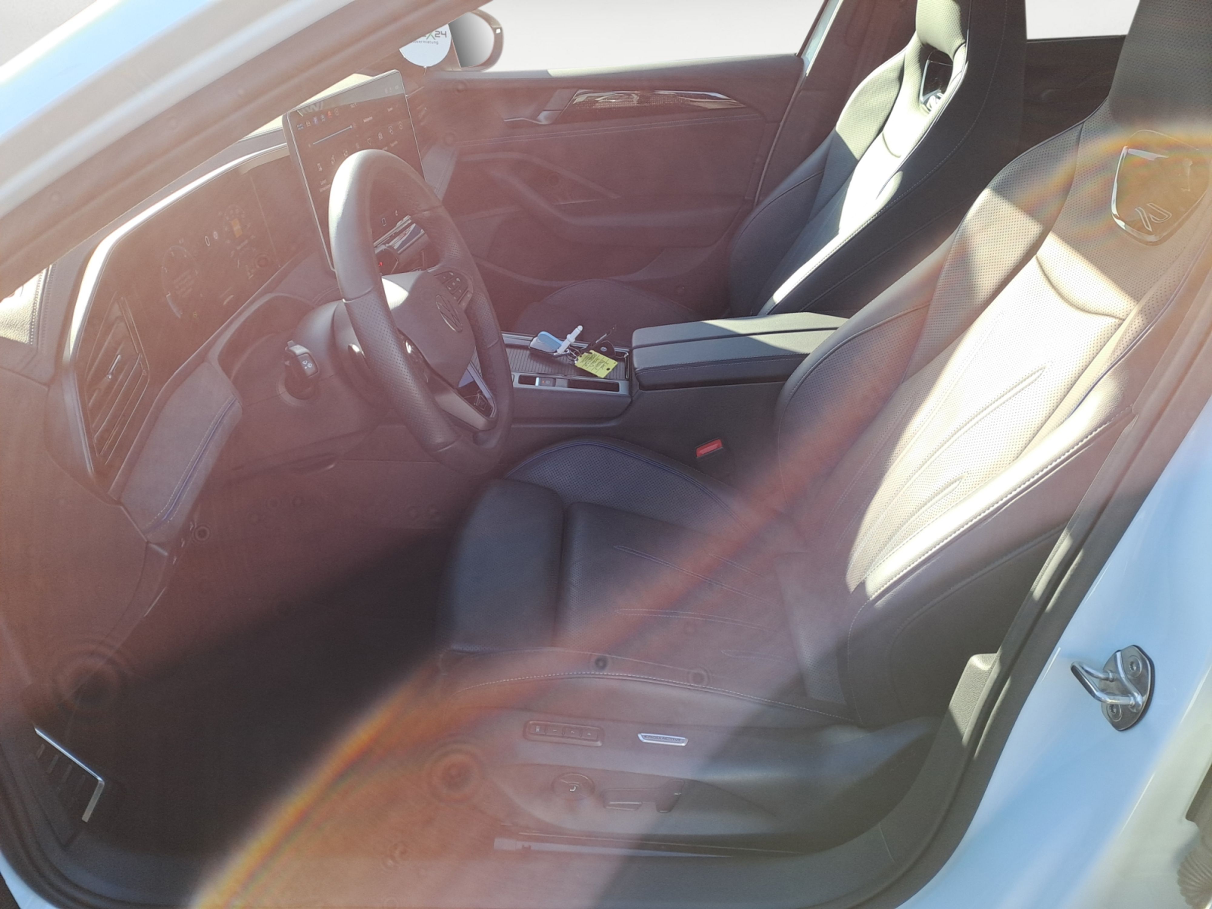 Volkswagen - Passat Variant 2.0 TDI SCR 4Motion DSG R-Line