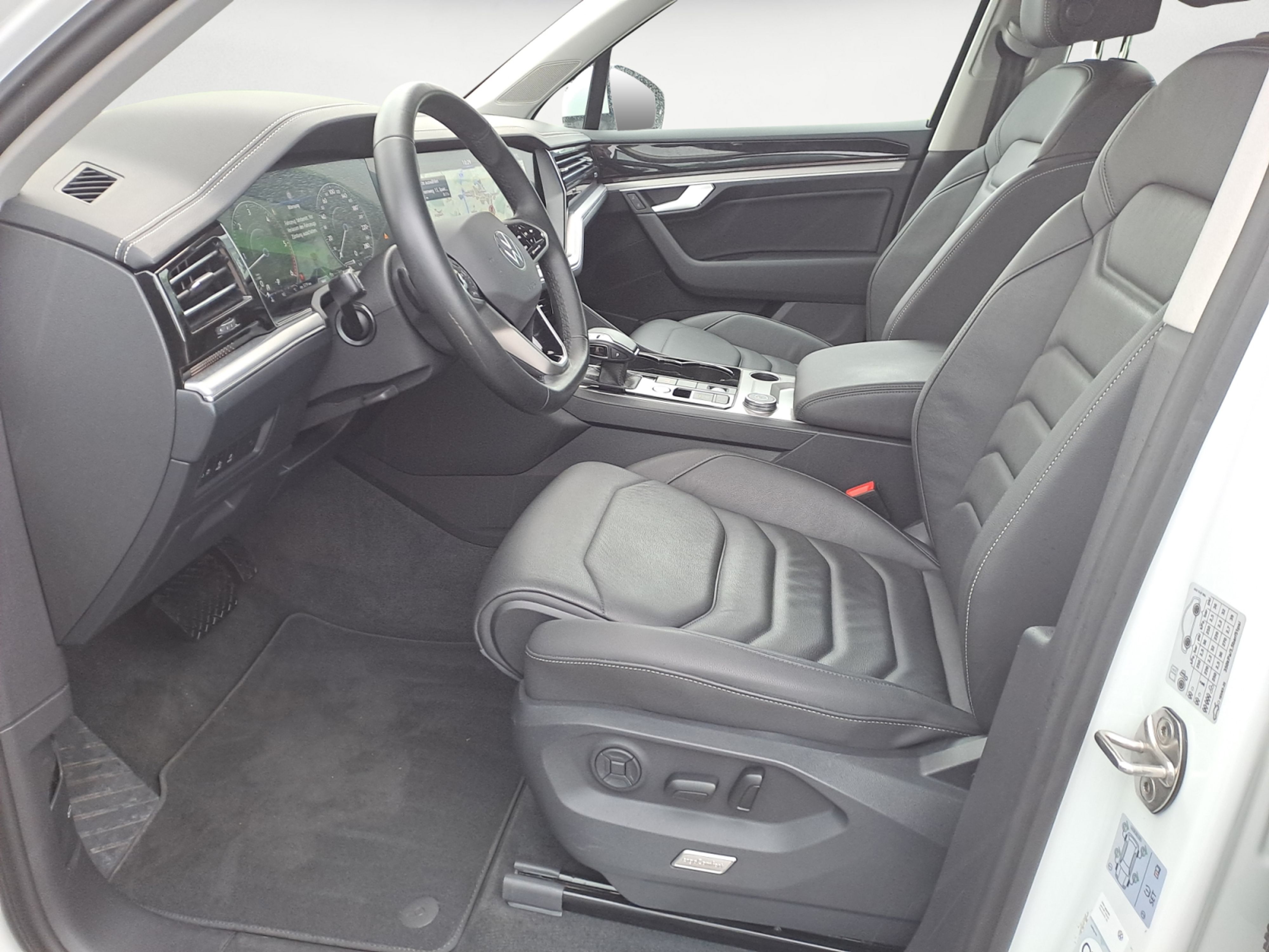 Volkswagen - Touareg