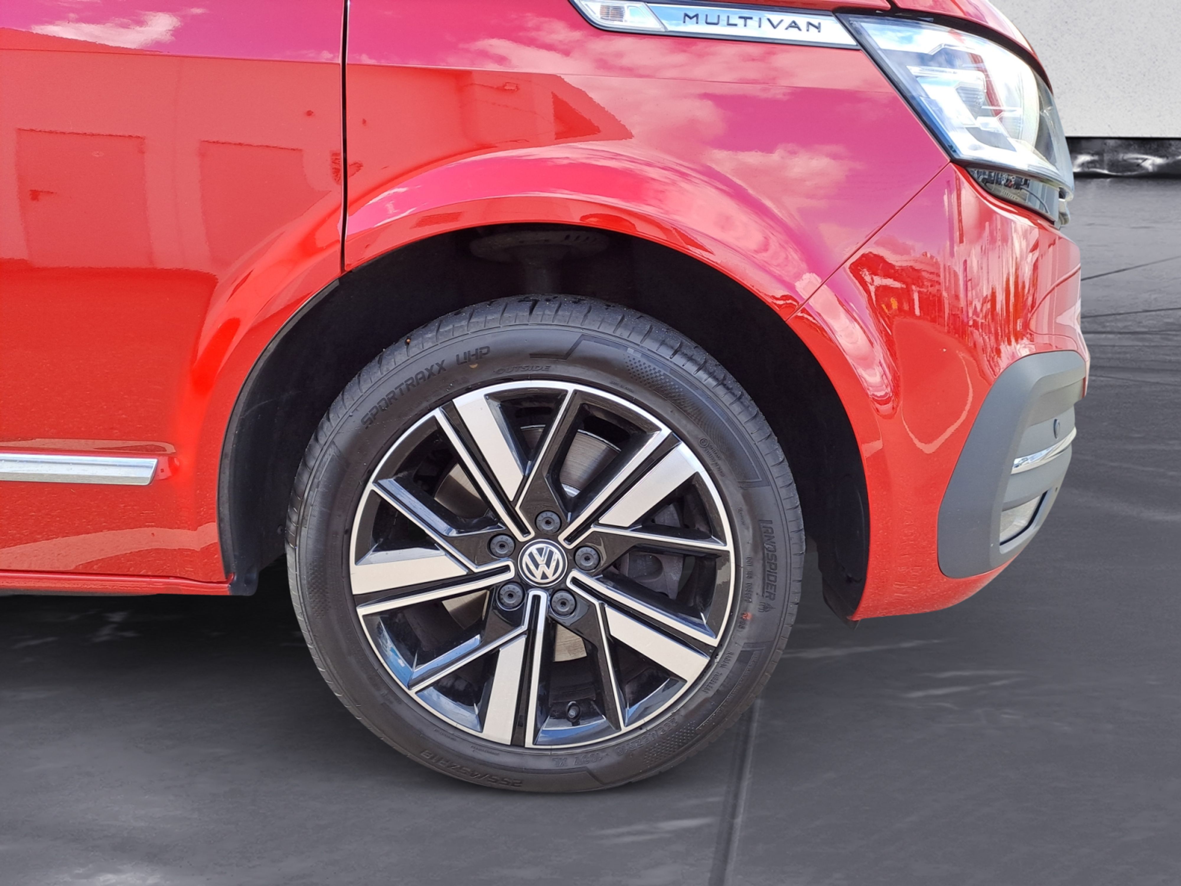 Volkswagen - T6 .1 Multivan DSG Kurz 4MOTION Generation Six