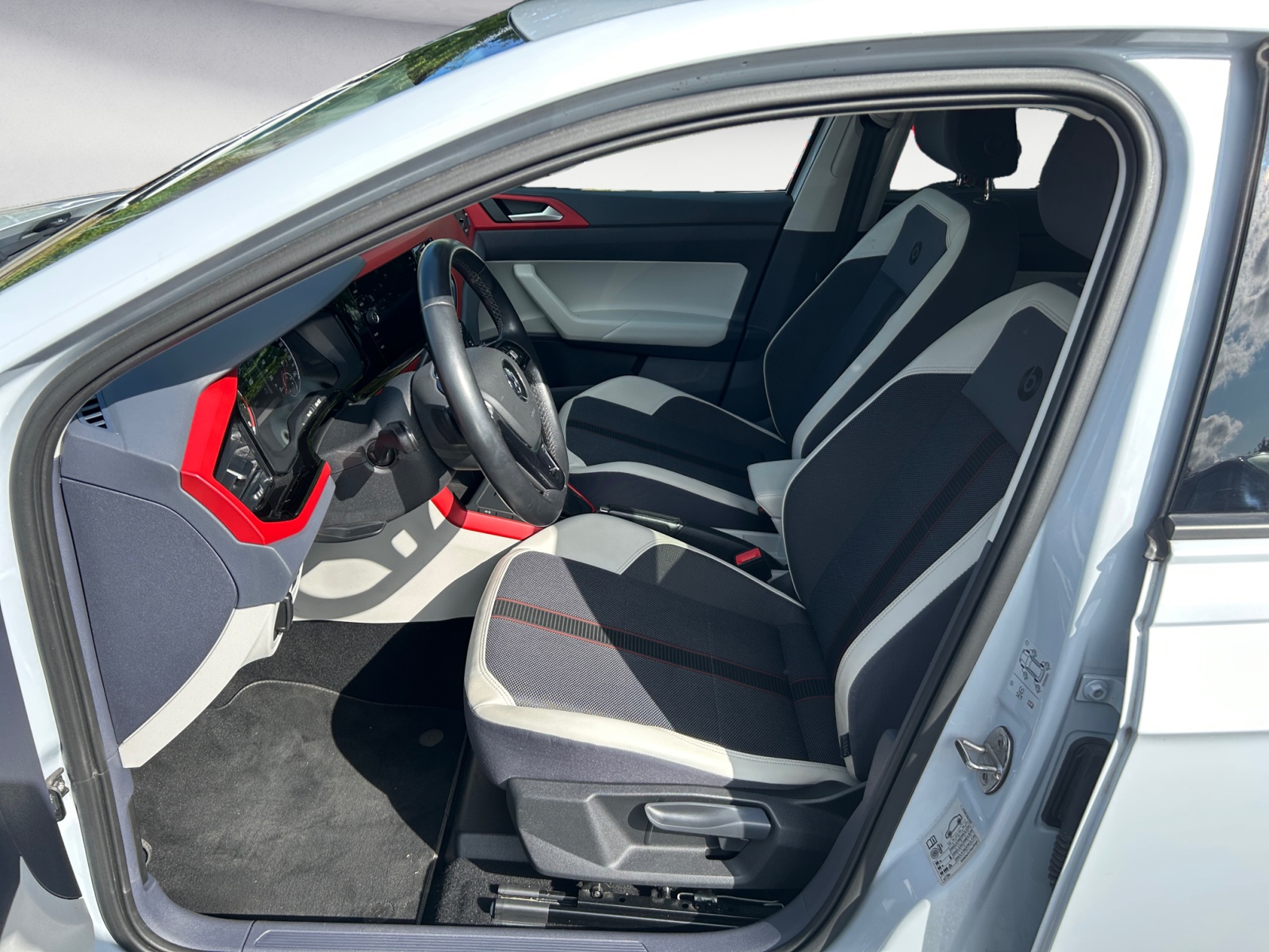 Volkswagen - Polo 1.0 TSI DSG OPF beats