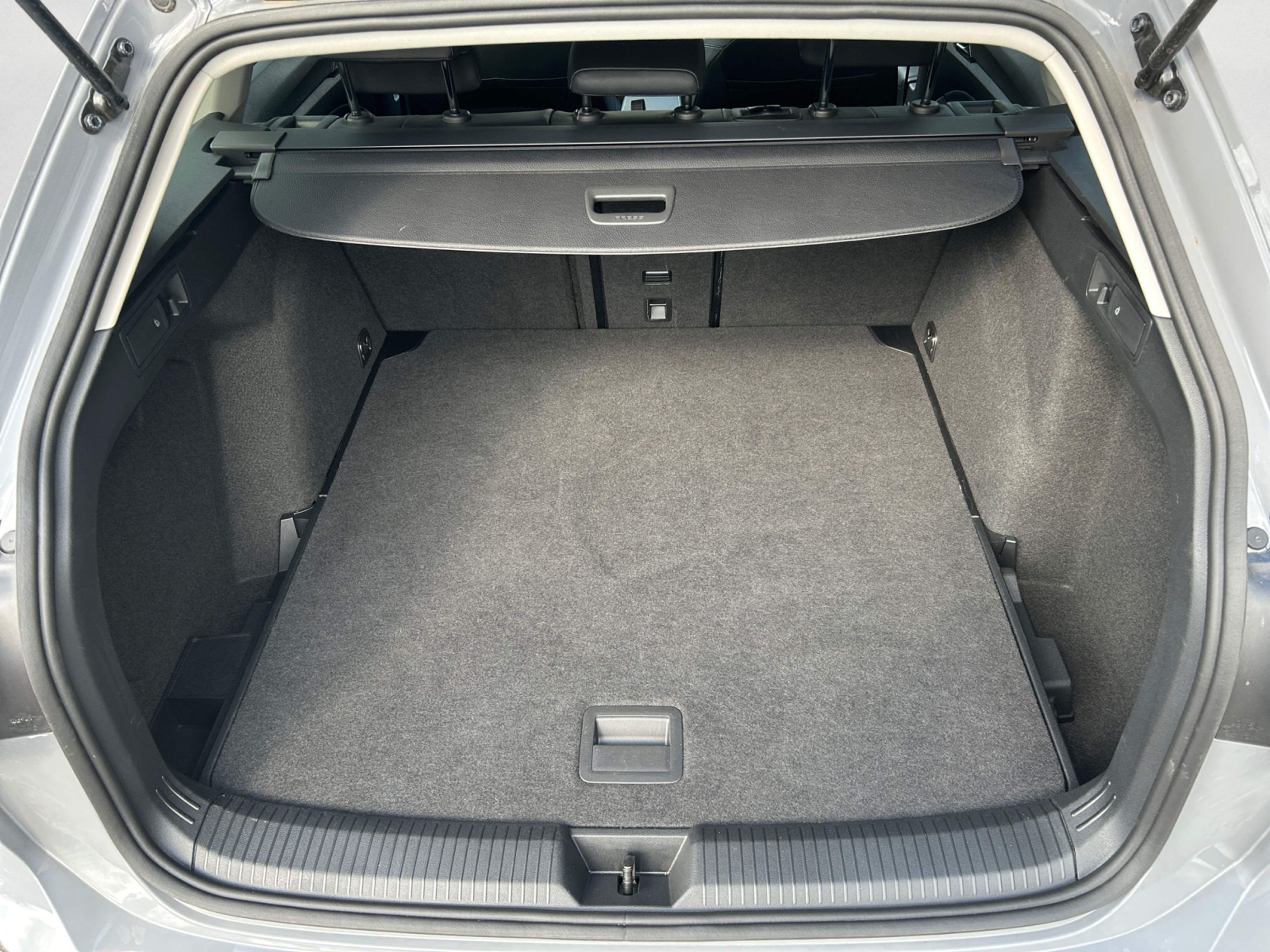 Volkswagen - Golf Variant 1.5 eTSI OPF DSG Goal