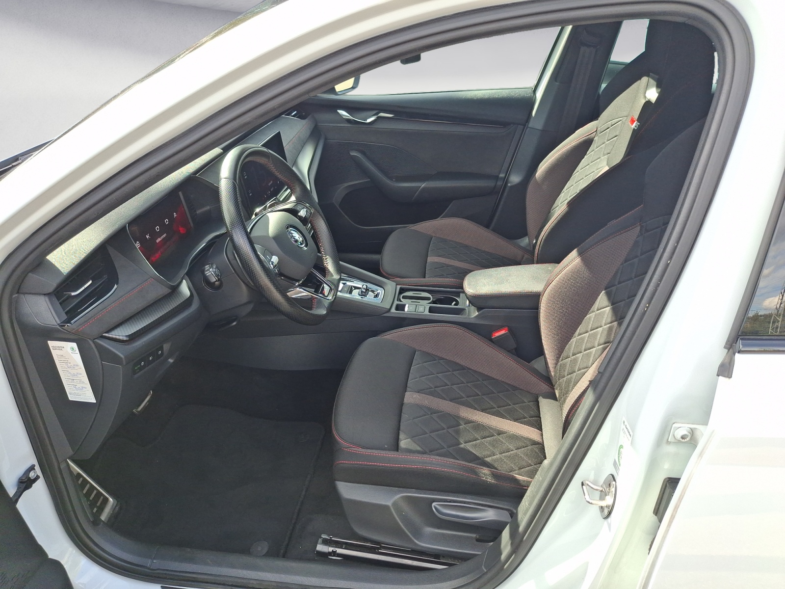 Skoda - Octavia Combi 2.0 TSI DSG RS