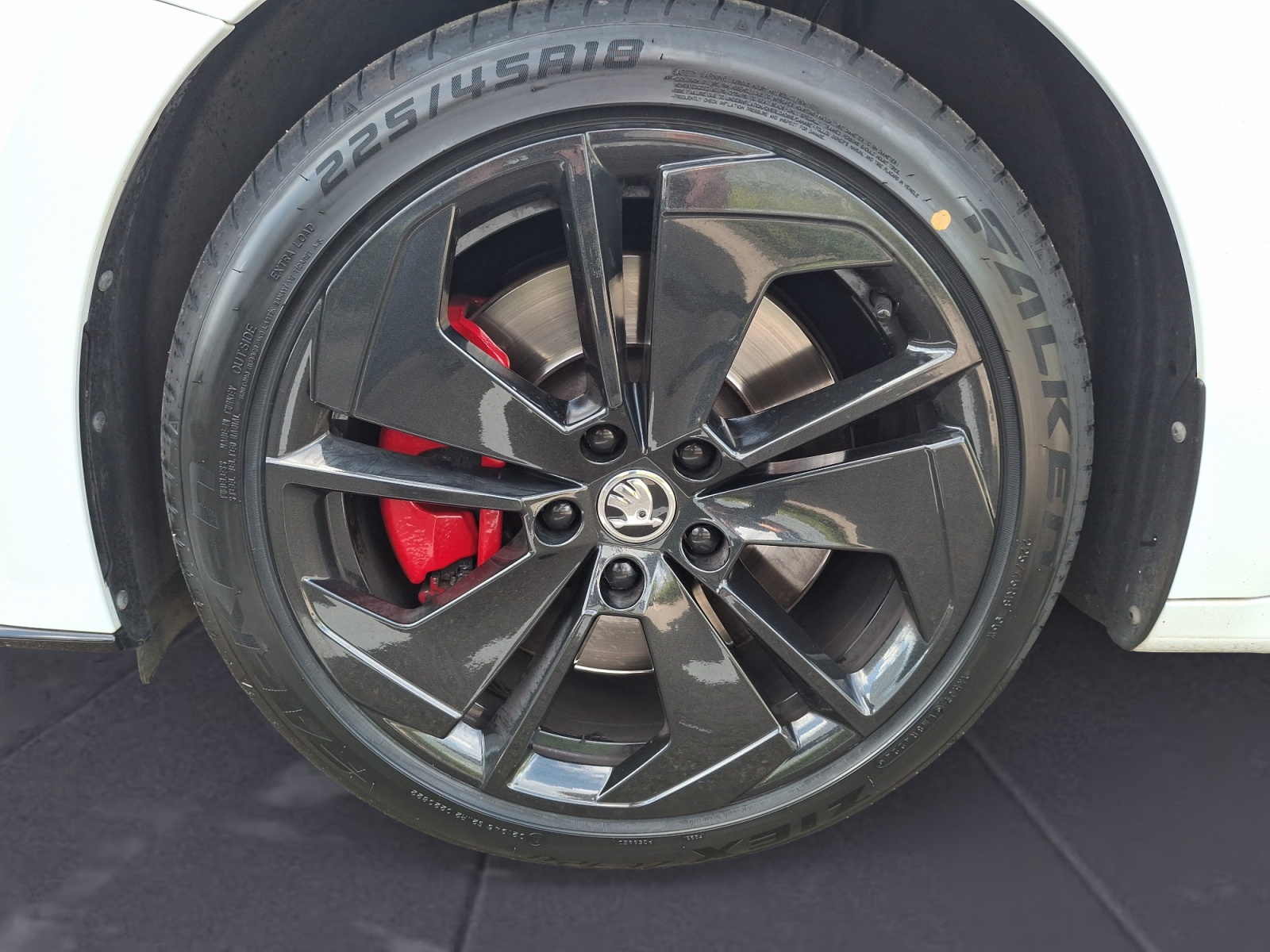 Skoda - Octavia Combi 2.0 TSI DSG RS