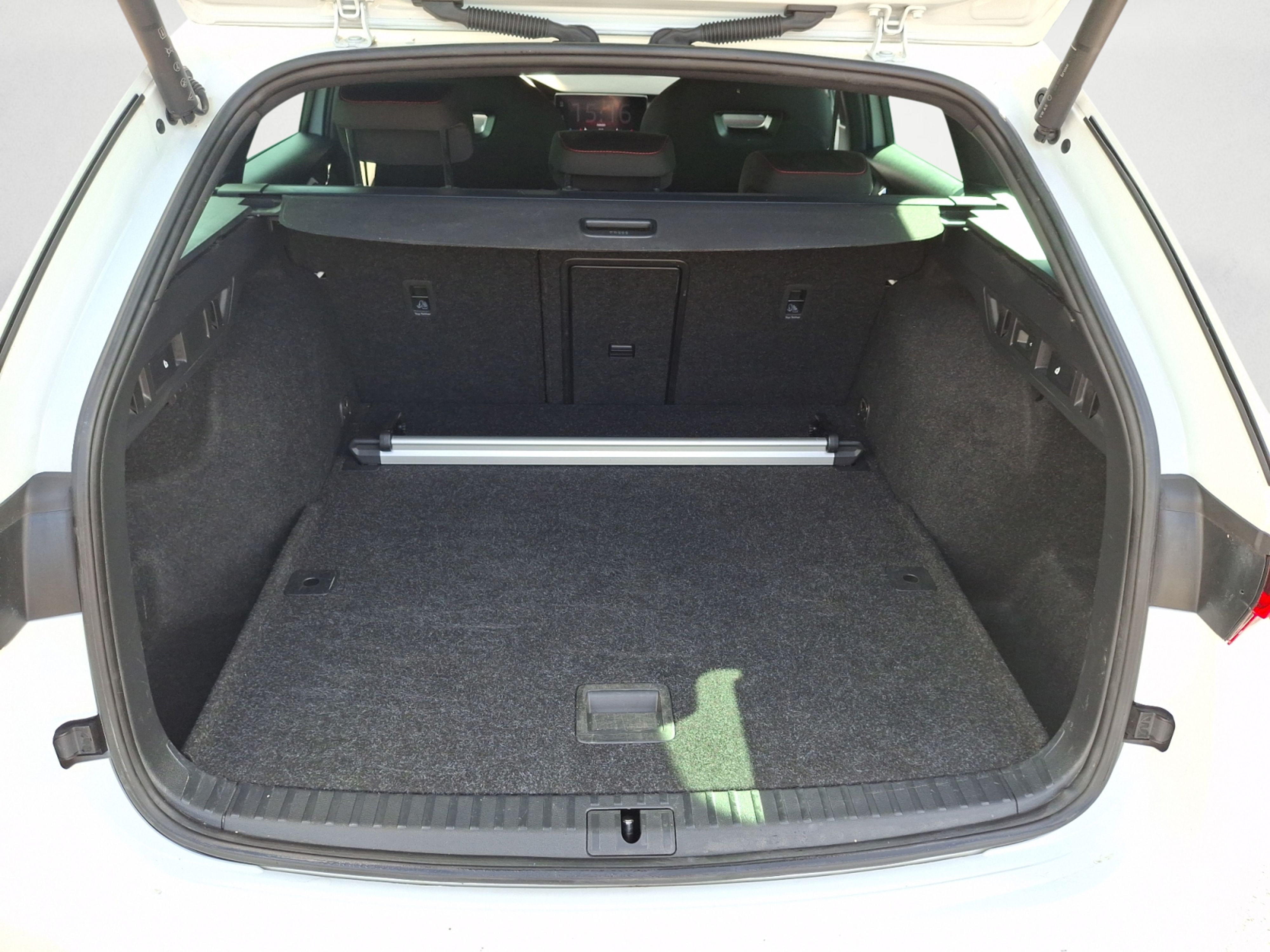 Skoda - Octavia Combi 2.0 TSI DSG RS