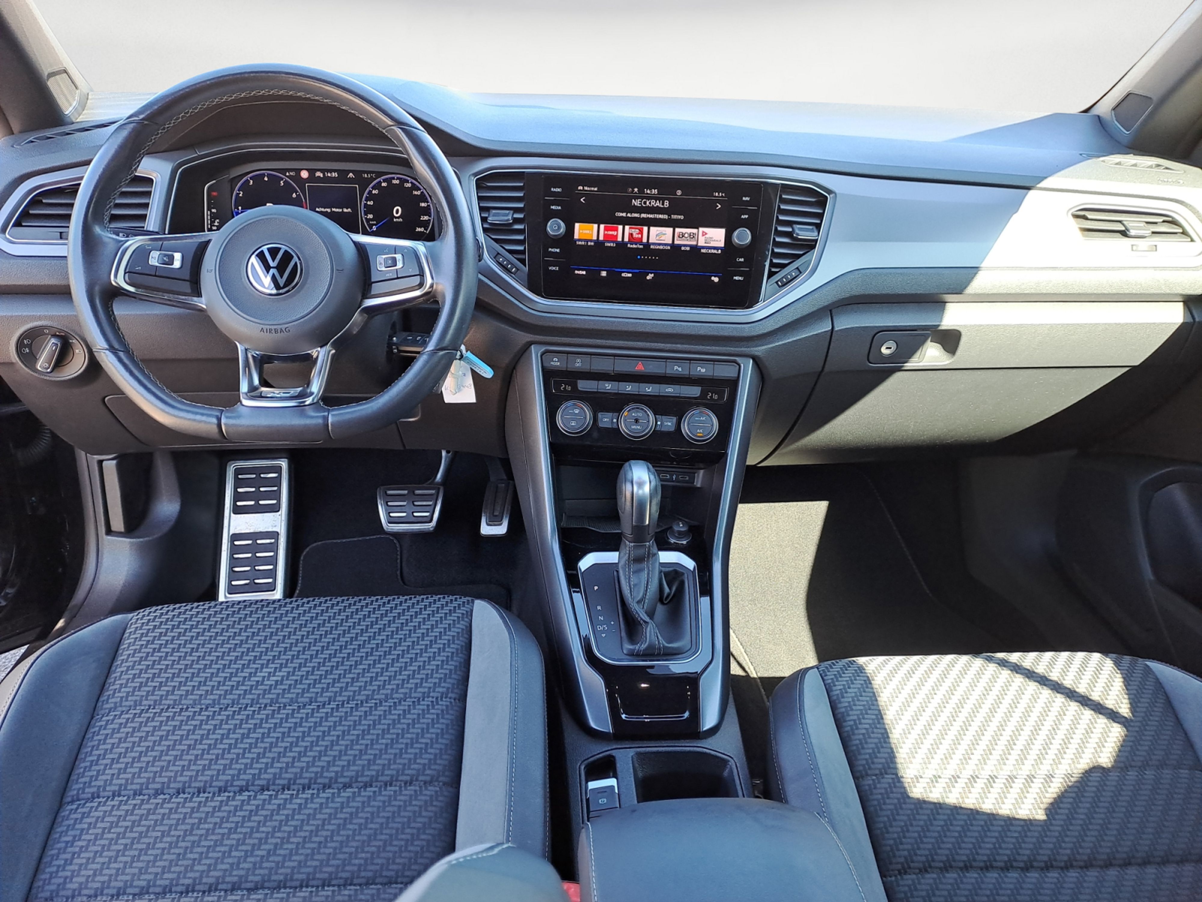 Volkswagen - T-Roc Cabriolet 1.5 TSI ACT OPF DSG R-Line