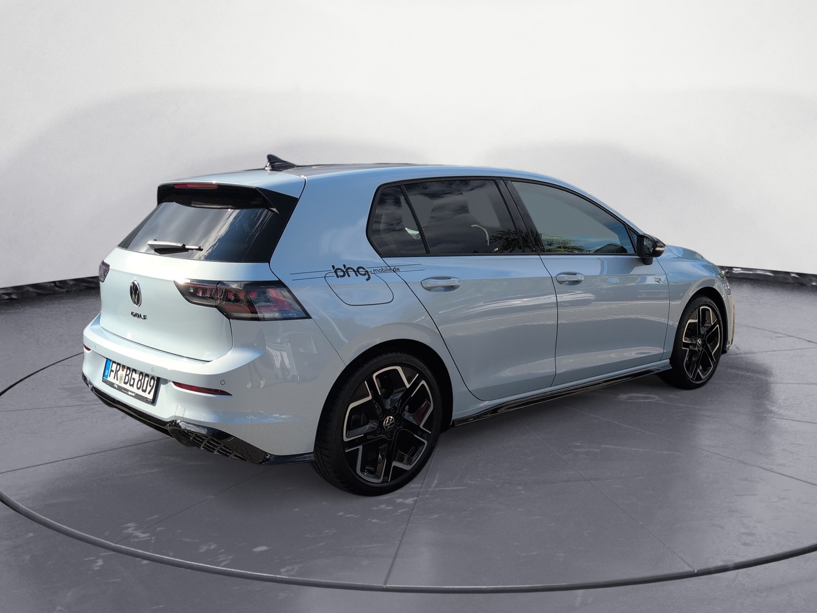 Volkswagen - Golf R-Line