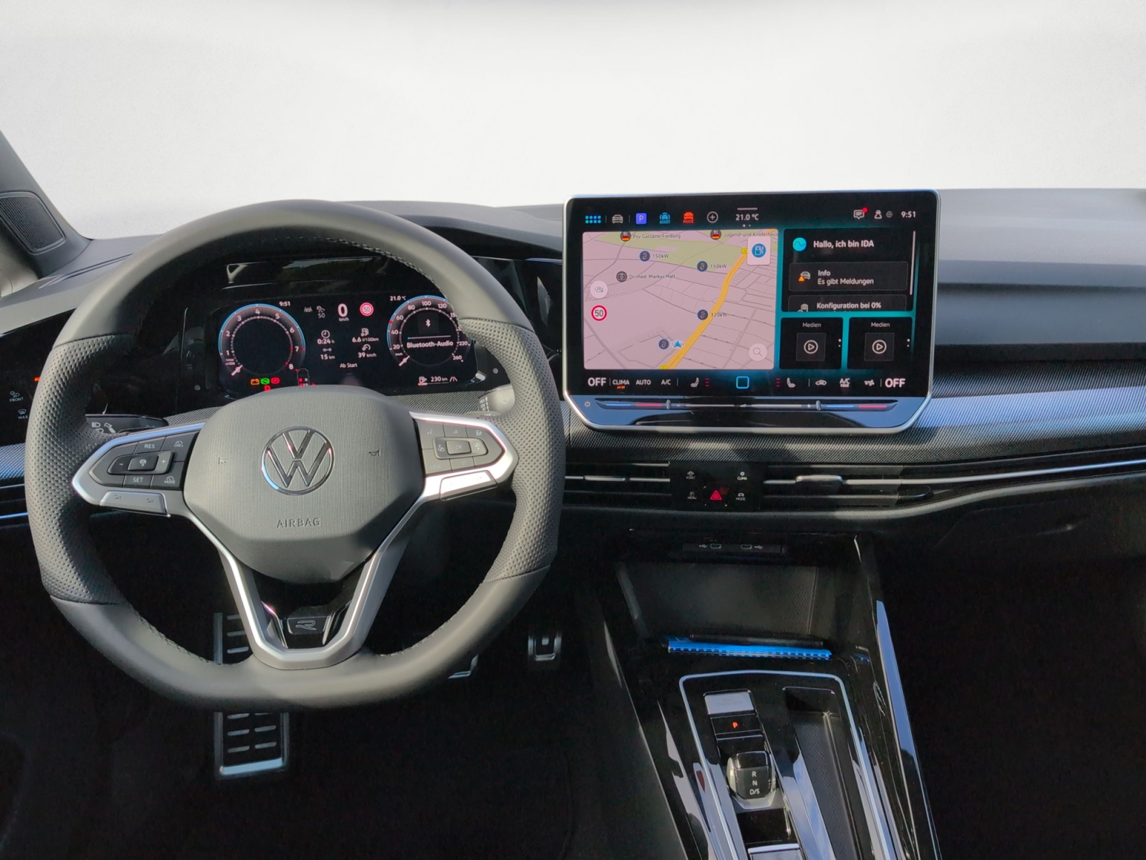 Volkswagen - Golf R-Line