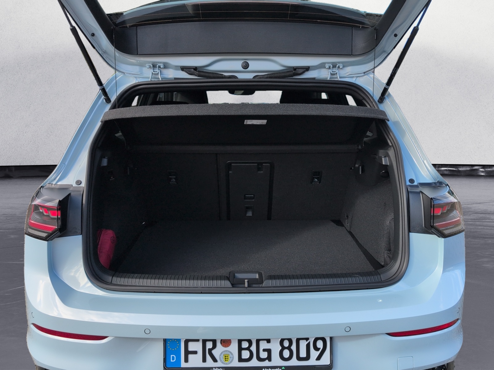 Volkswagen - Golf R-Line