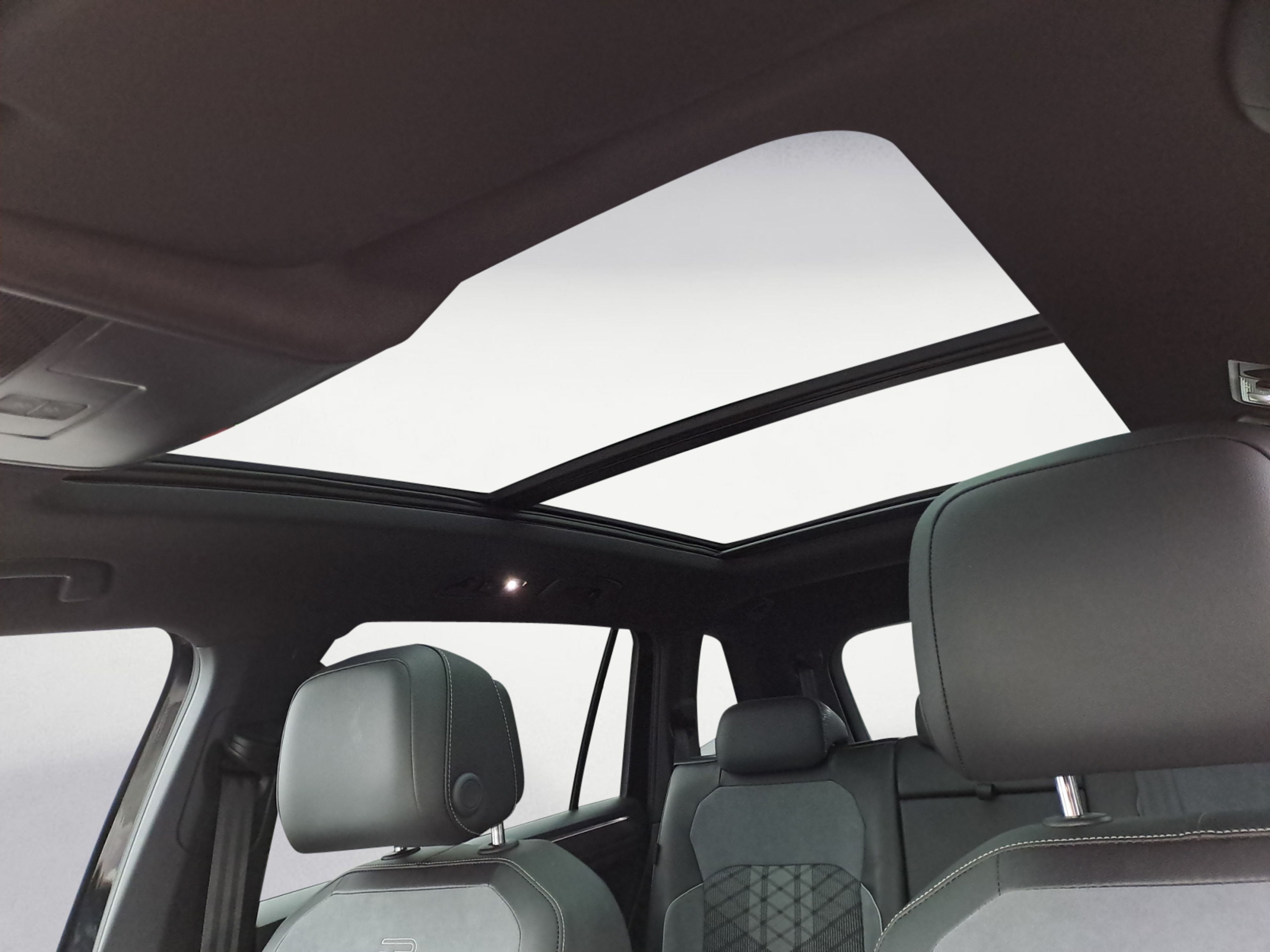 Volkswagen - Tiguan Allspace R-Line 2,0 l TDI SCR 4MO