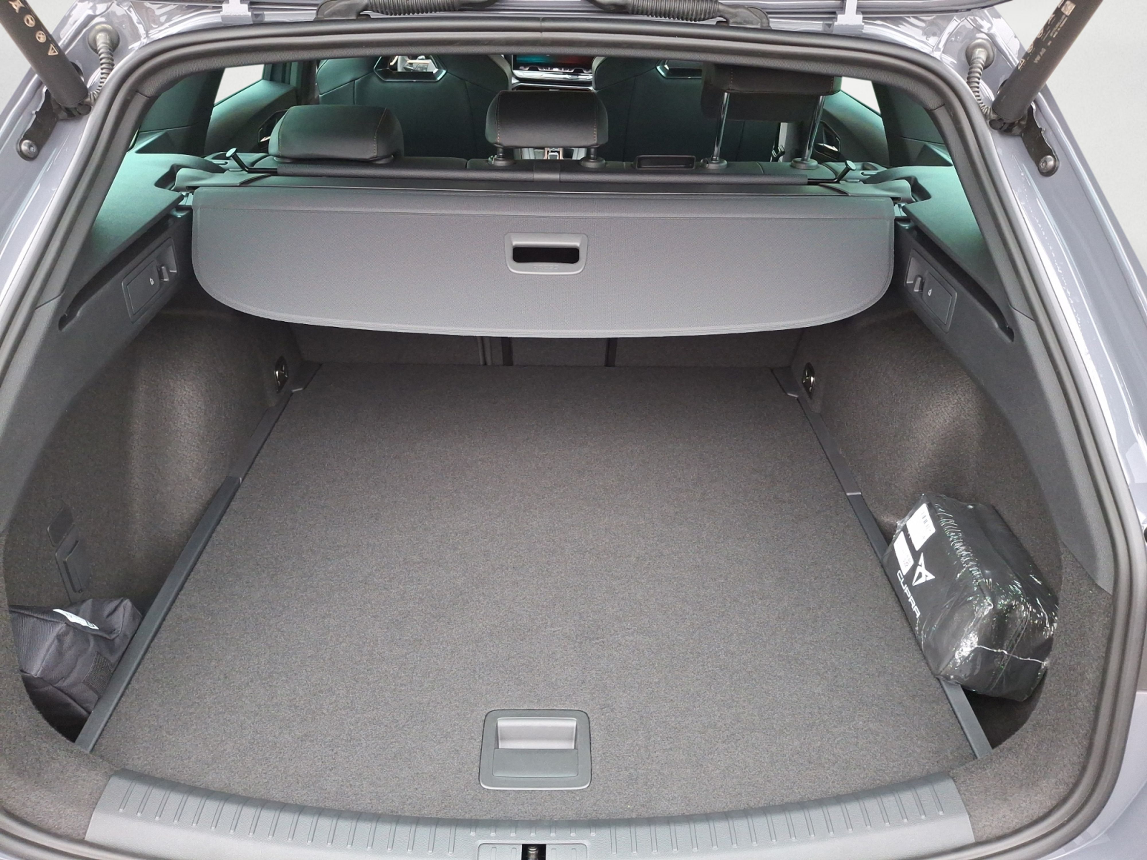 Cupra - Leon Sportstourer VZ 2.0 TSI  7-Gang-DSG 4Drive
