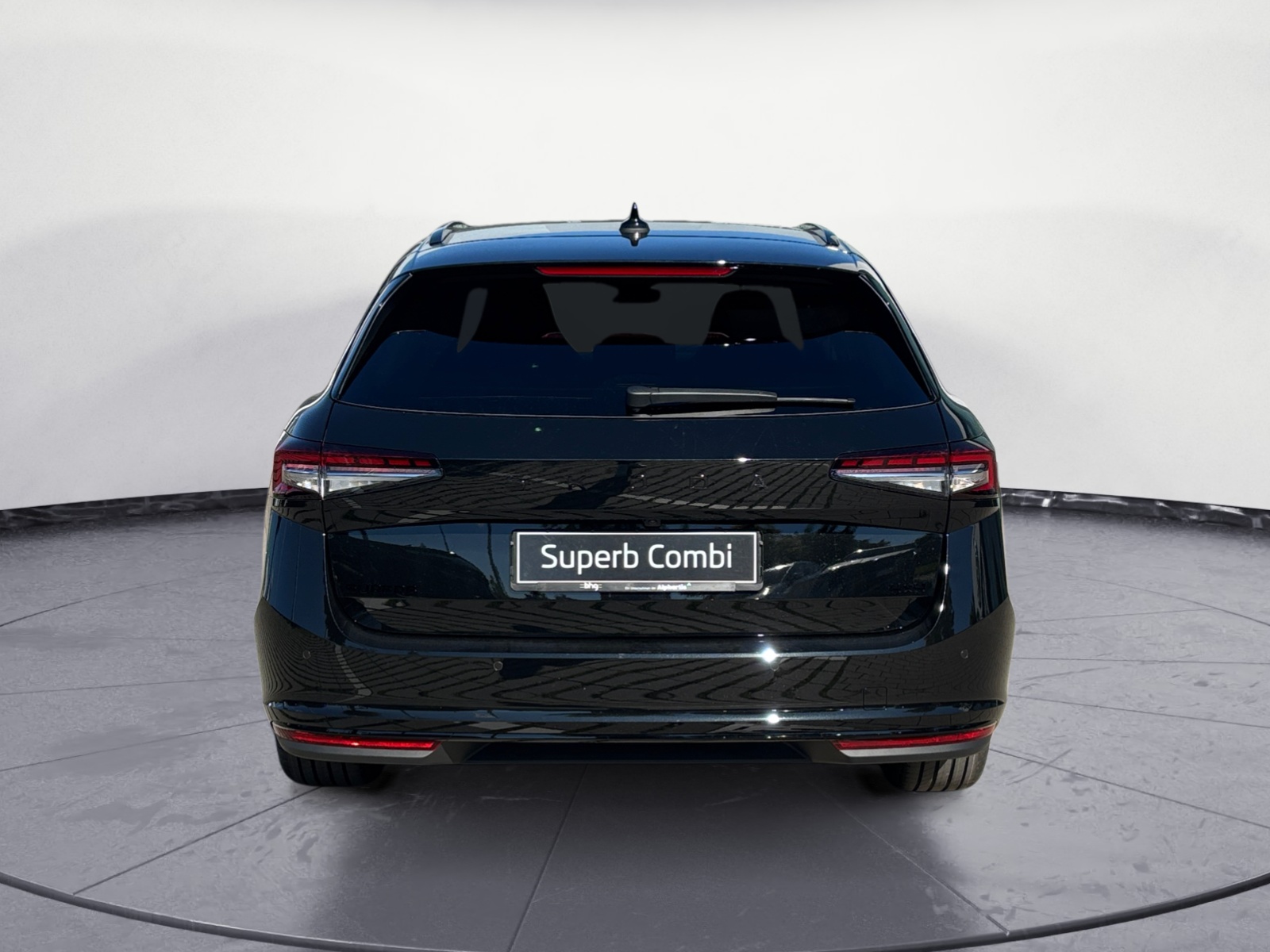 Skoda - Superb Combi Sportline 2,0 TSI 7-Gang-DSG 4x4