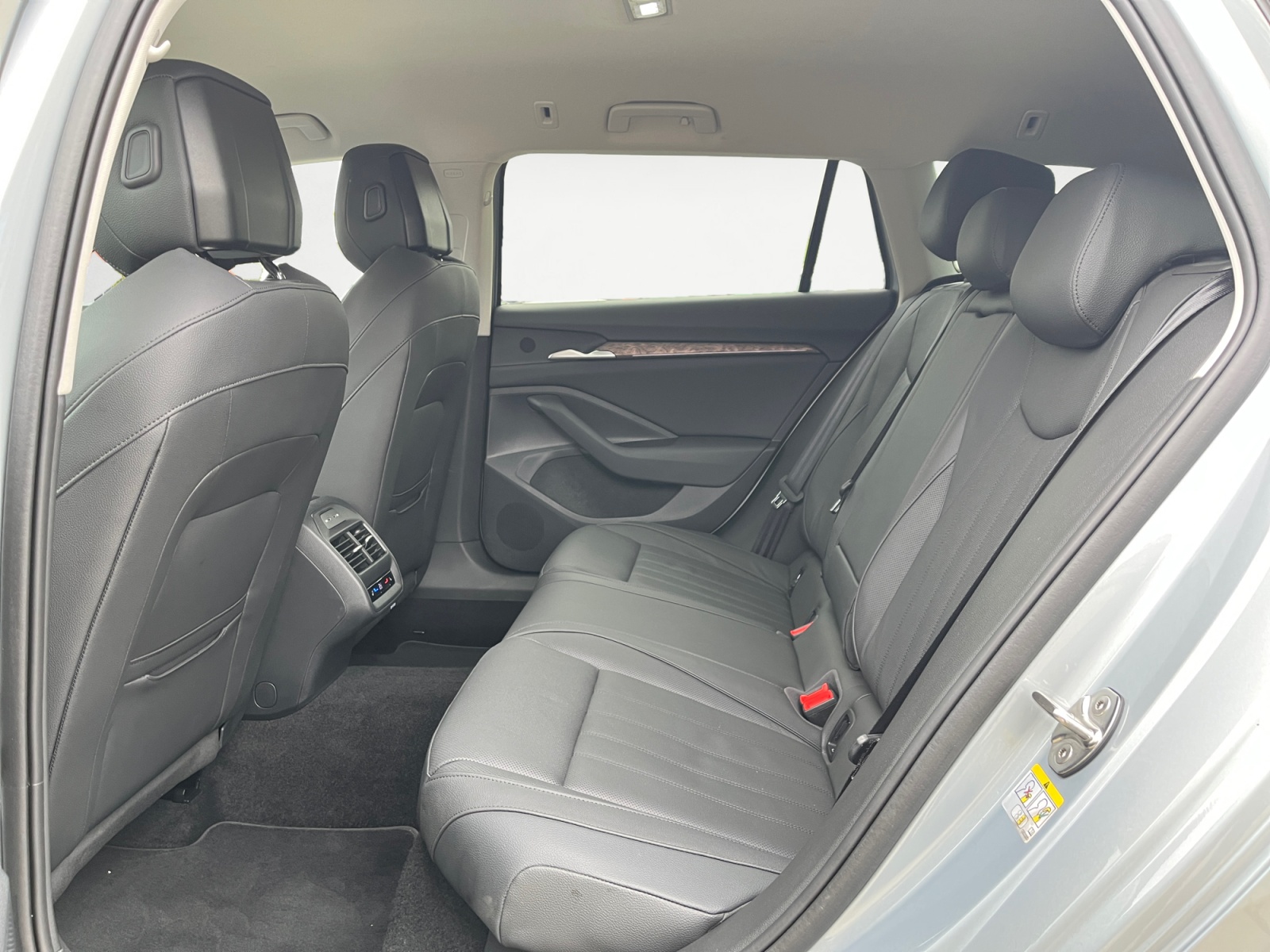 Skoda - Superb Combi 2.0 TDI DSG L&K