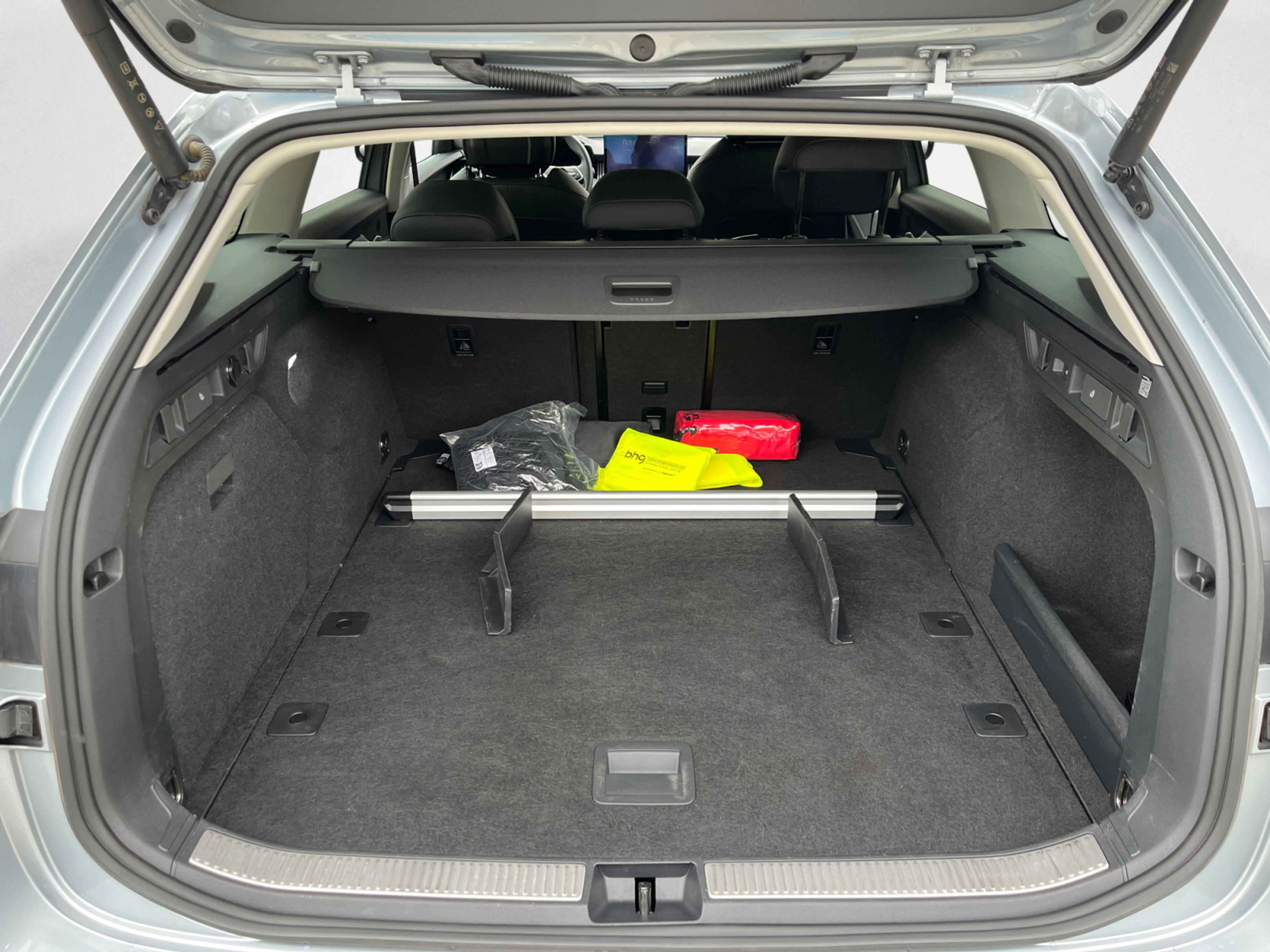 Skoda - Superb Combi 2.0 TDI DSG L&K