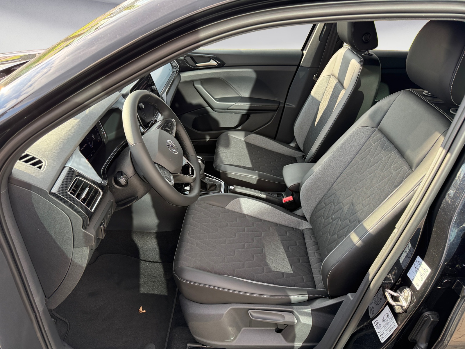 Volkswagen - T-Cross Life 1.0 l TSI OPF ) 7-Gang-Doppelkupplungsgetriebe DSG