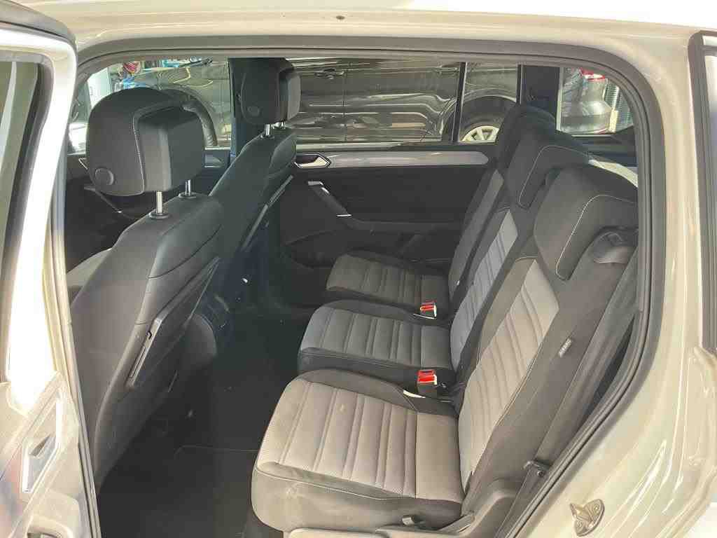 Volkswagen - Touran 1.5 TSI DSG Highline R line