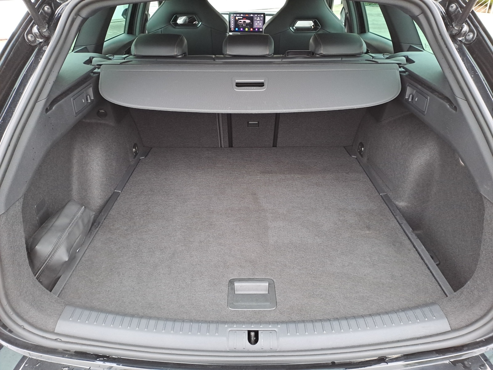 Cupra - Leon Sportstourer 2.0 TSI 4Drive DSG VZ