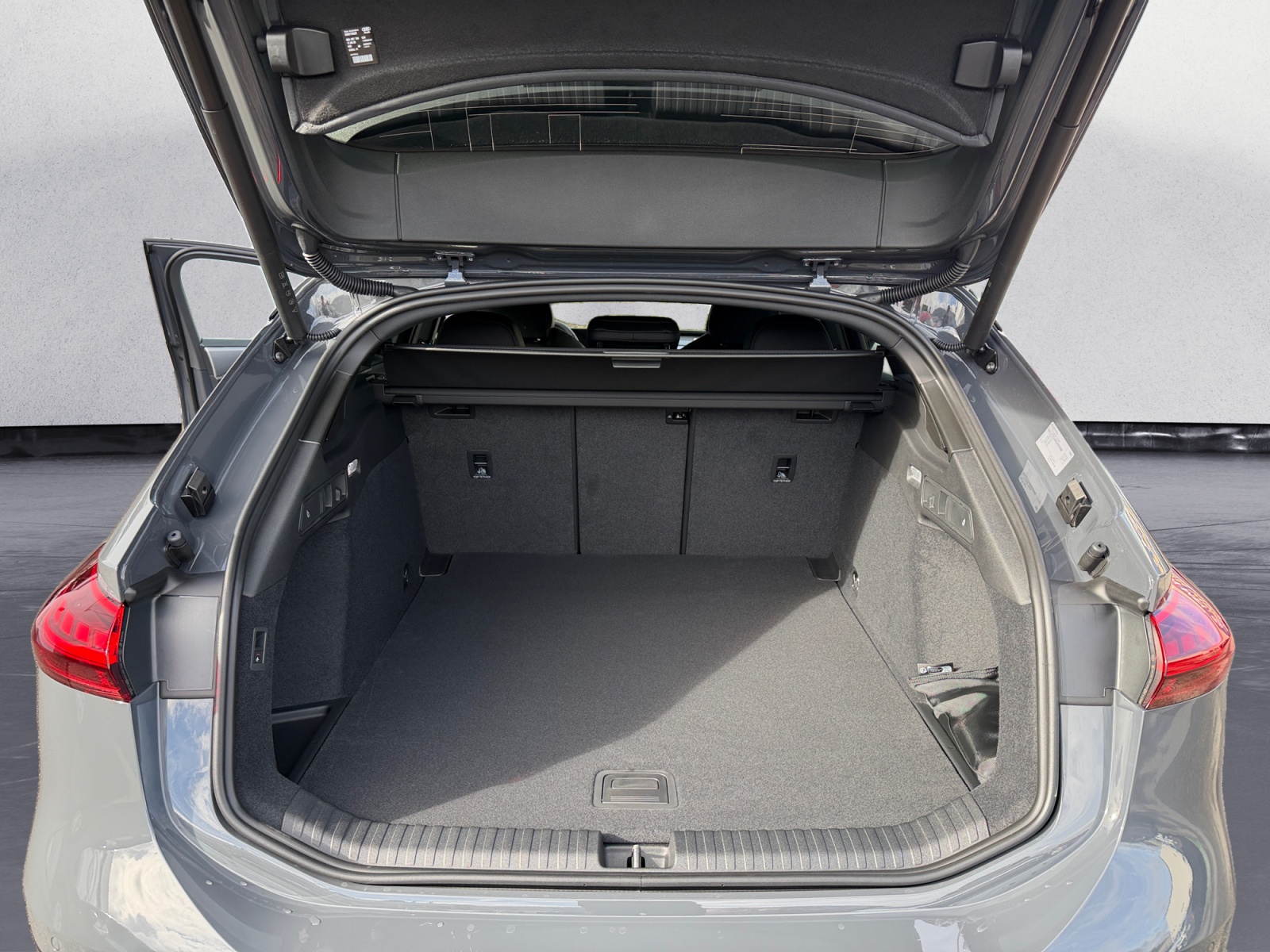 Audi - A6 Avant e-tron performance