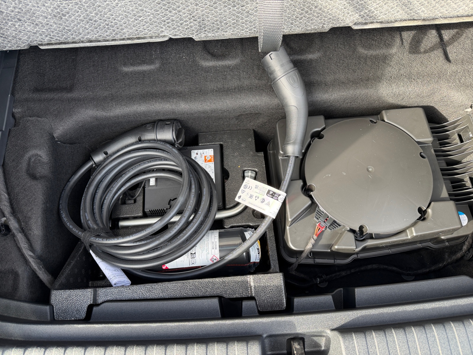 Audi - A6 Avant e-tron performance