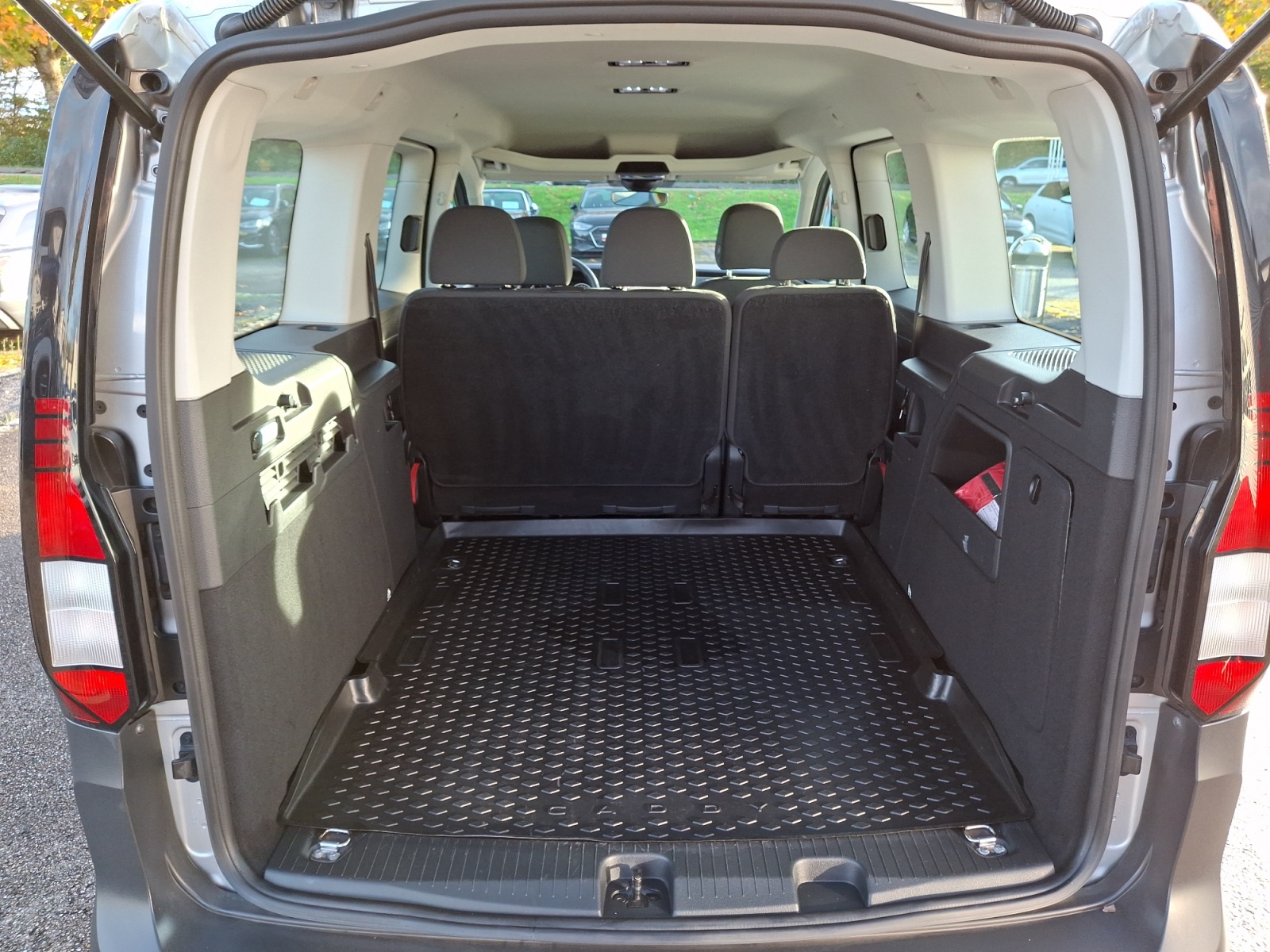 Volkswagen - Caddy Maxi Kombi 2.0 TDI BMT