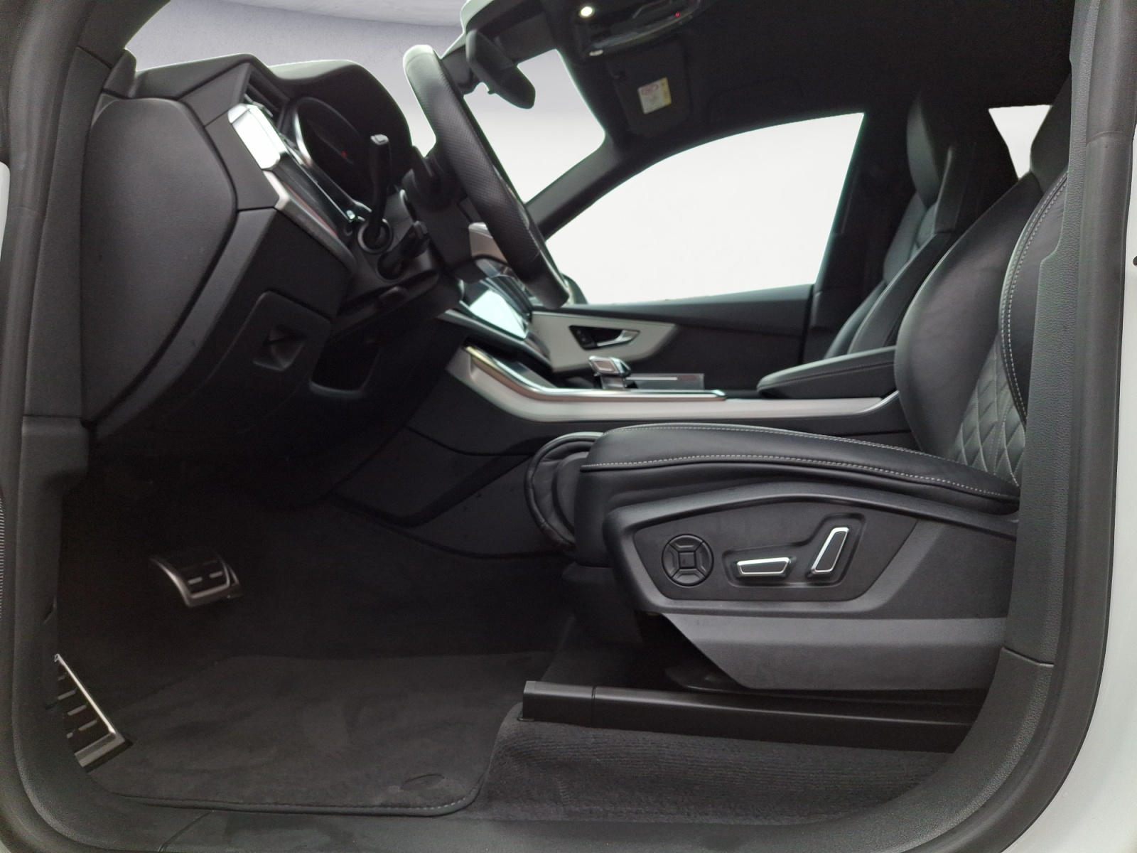 Audi - Q8 55 TFSIe quattro tiptronic