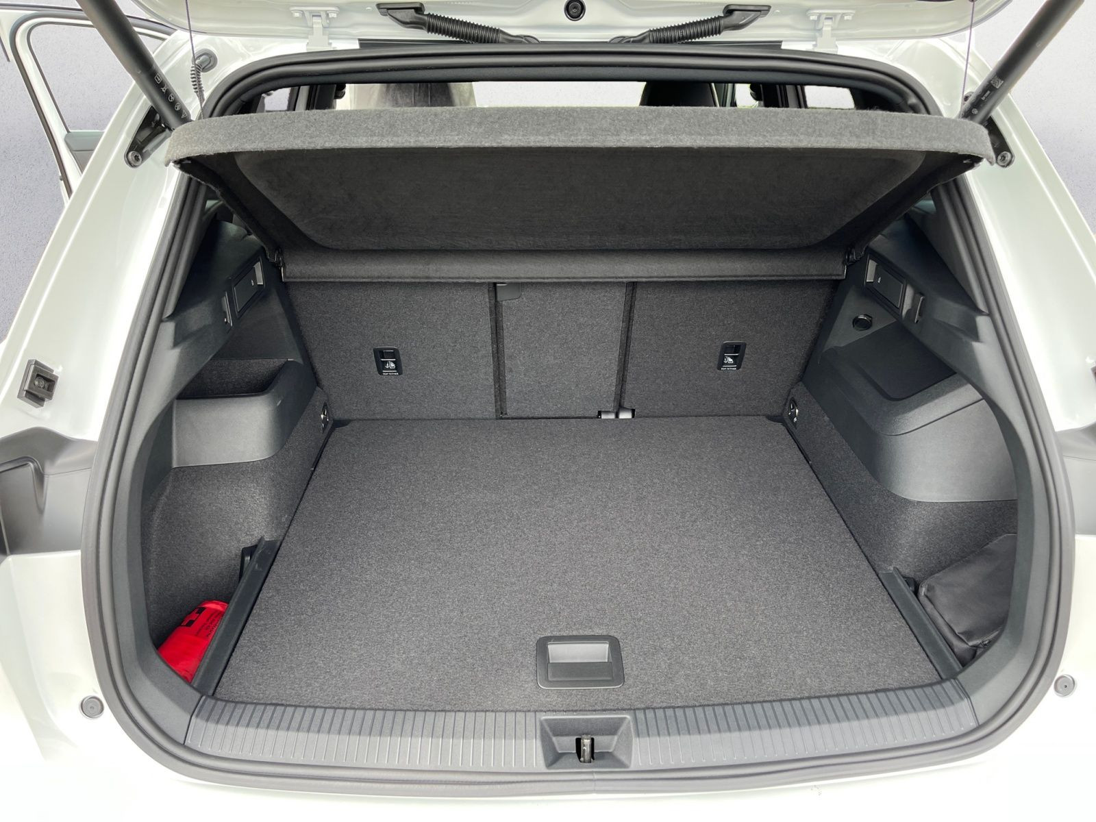 Volkswagen - Tiguan R-Line 2,0 l TSI OPF 4MOTION   7-Gang-Doppelkupplungsgetrie be DSG