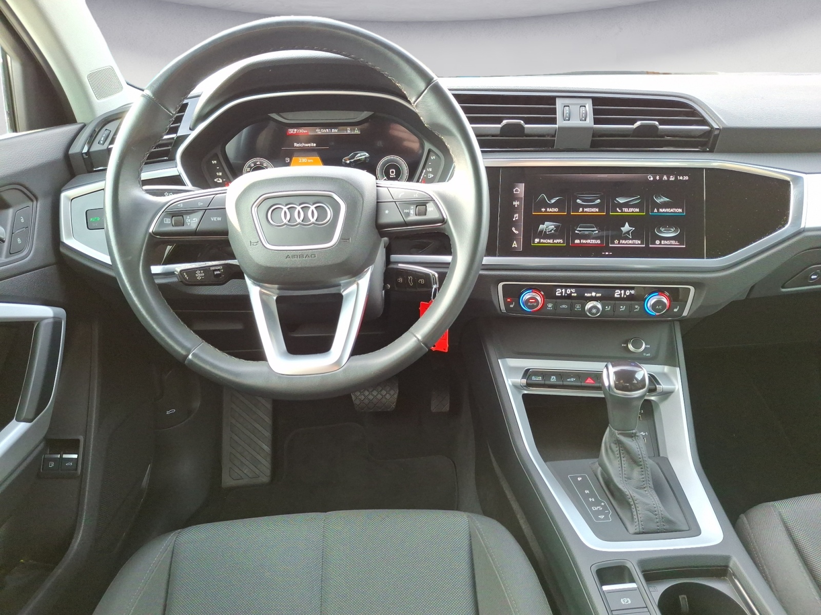 Audi - Q3 45 TFSIe S tronic