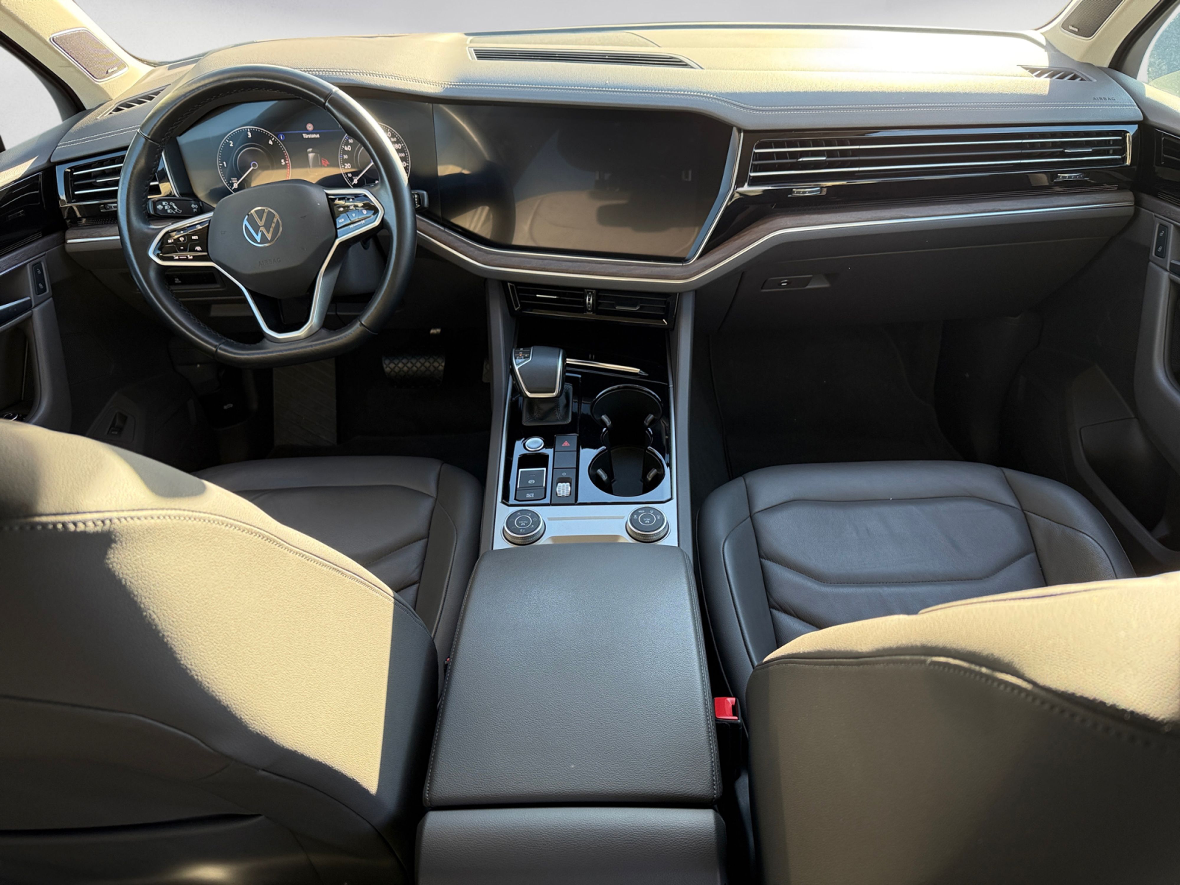 Volkswagen - Touareg