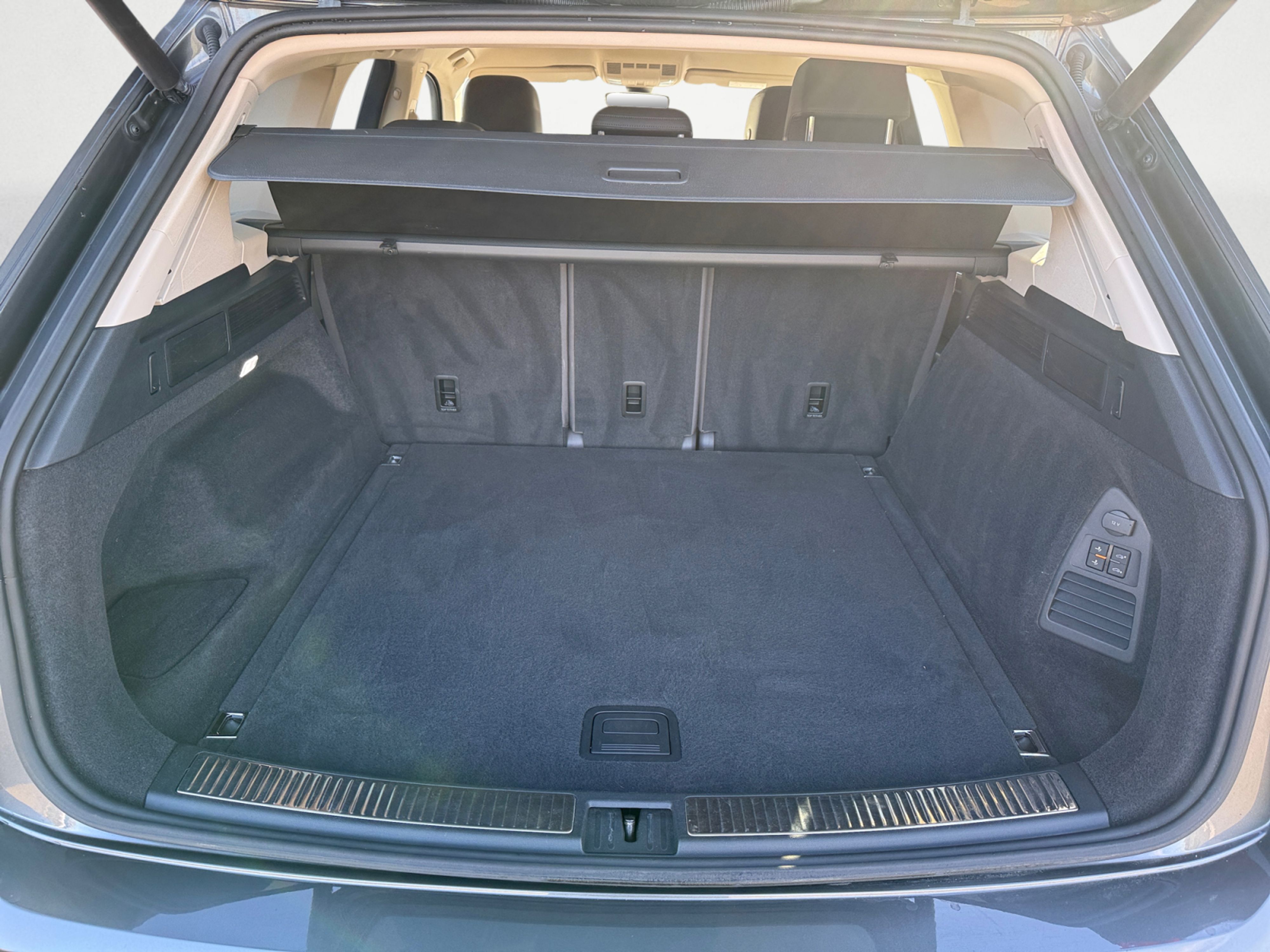 Volkswagen - Touareg