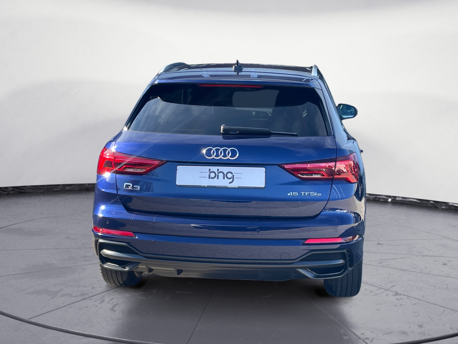 Audi - Q3 45 TFSIe S tronic S line