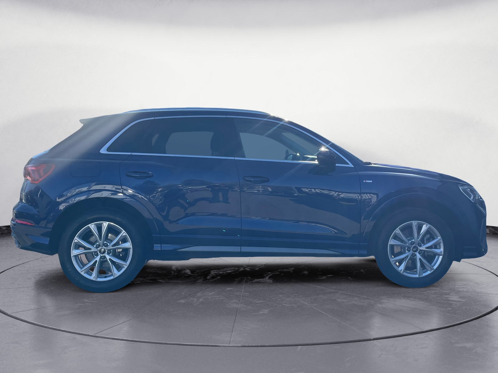 Audi - Q3 45 TFSIe S tronic S line