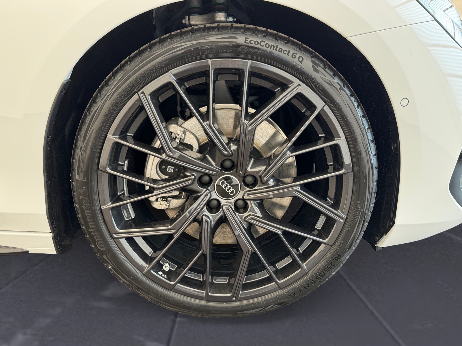 Audi - A6 Avant TDI quattro S troni c