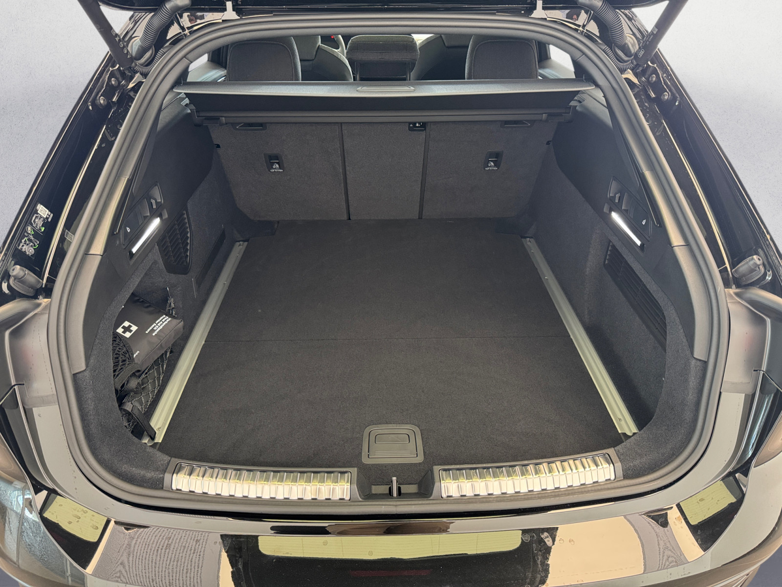 Audi - A6 Avant TDI quattro S troni c