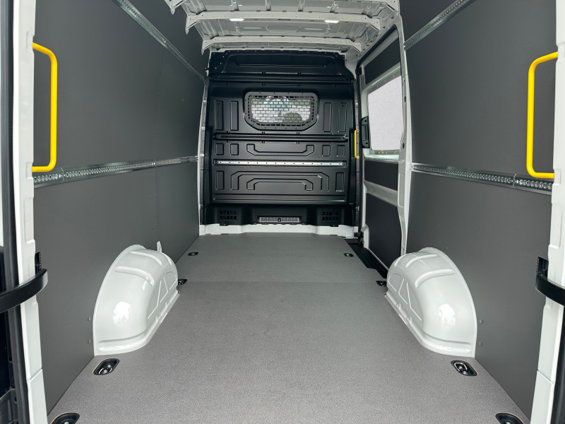 Volkswagen - Crafter 35 Kasten 2,0 l Frontantrieb 6-Gang Radst. 3640 mm