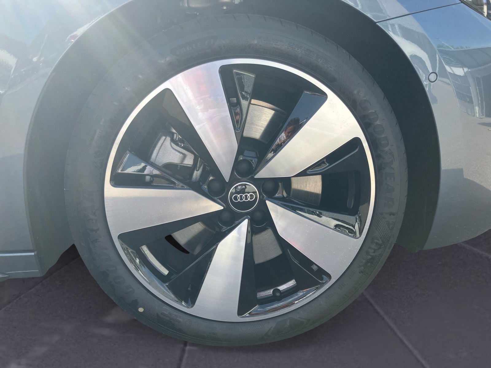 Audi - A5 Avant e-hybrid quattro S tronic