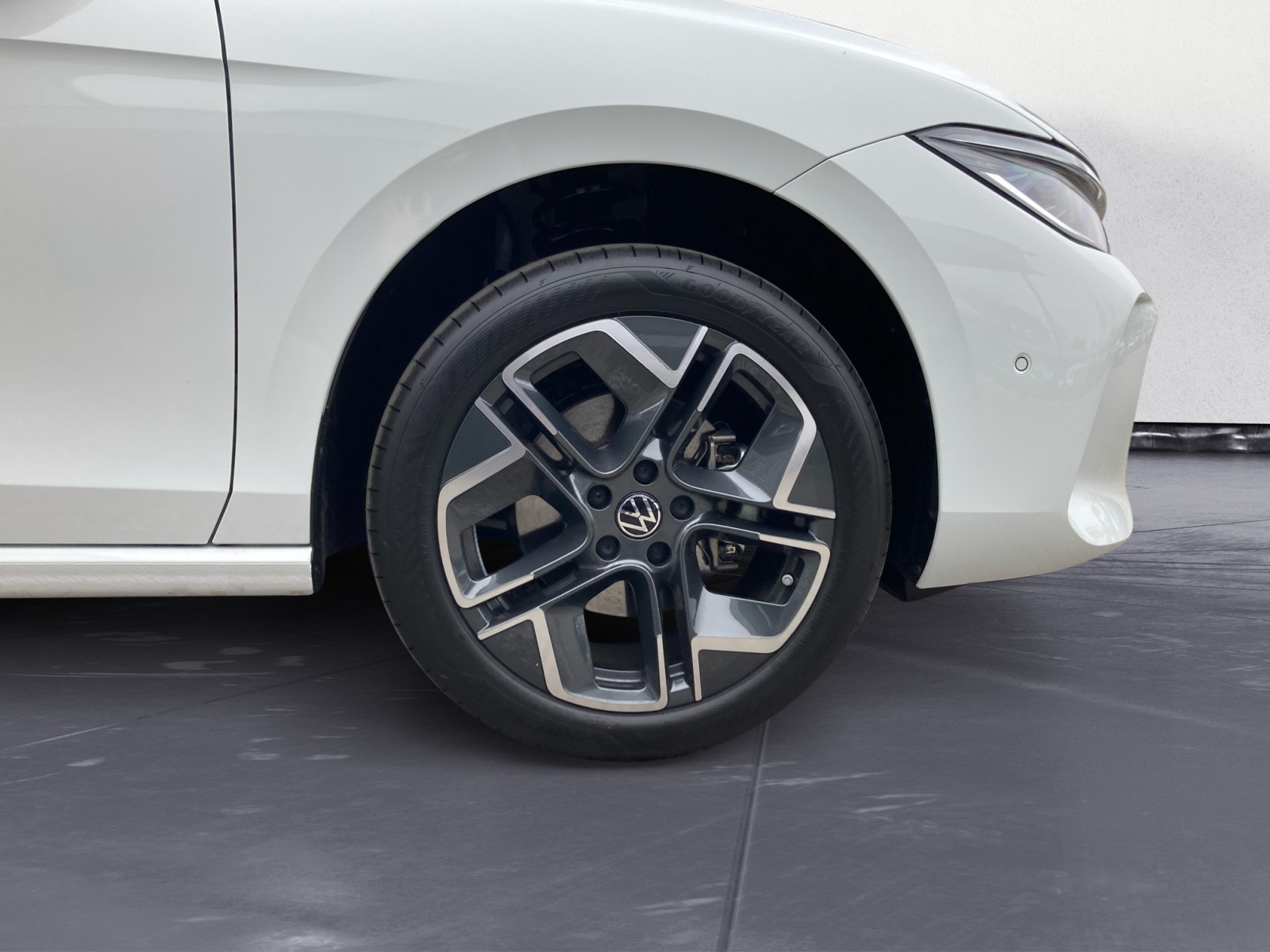 Volkswagen - Passat Elegance 2,0 l TDI SCR (15