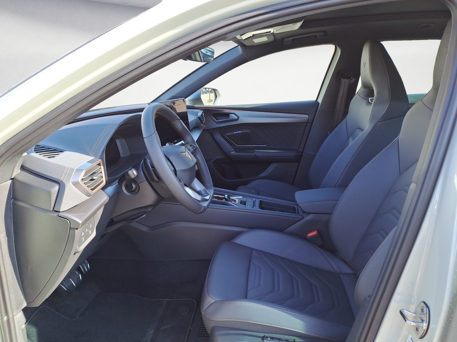 Cupra - Leon Sportstourer VZ 2.0 TSI  7-Gang-DSG 4Drive