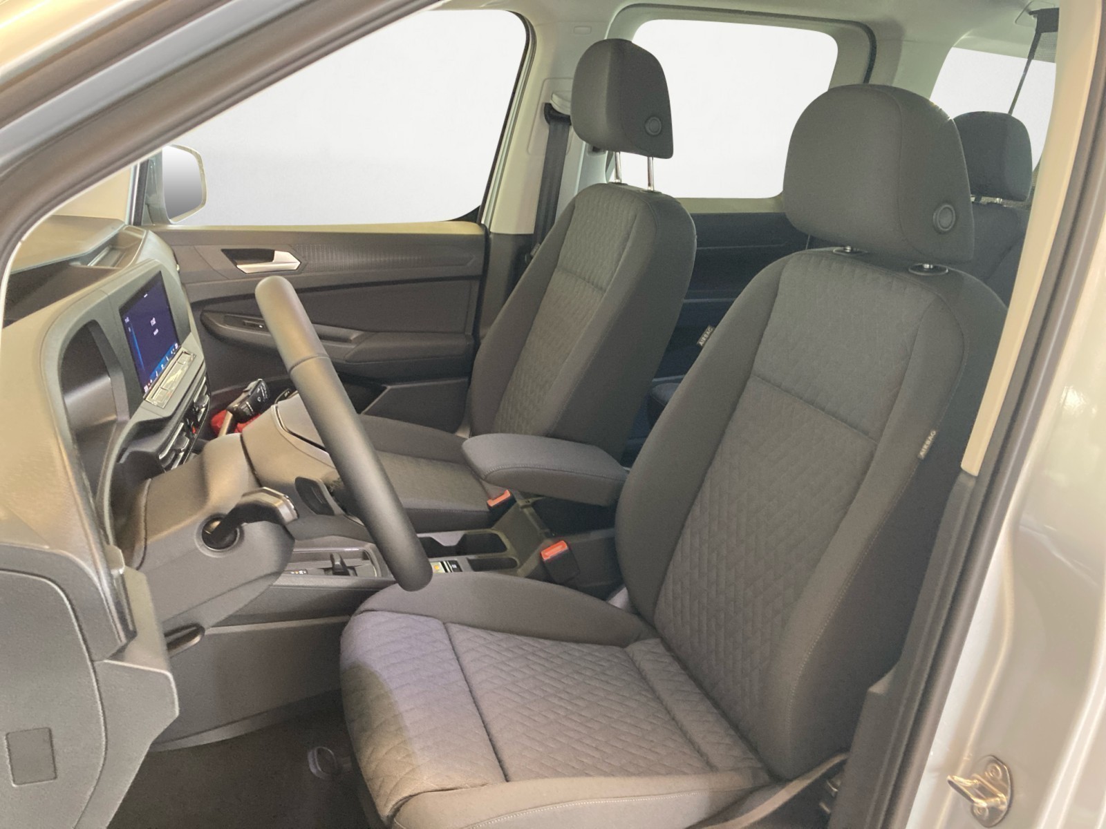 Volkswagen - NFZ Caddy Life 5-Sitzer Motor: 2,0 l TDI EU6 SCR  Getriebe: 7-Gang-Doppelkupplungsgetriebe Radstand: 2755 mm ,