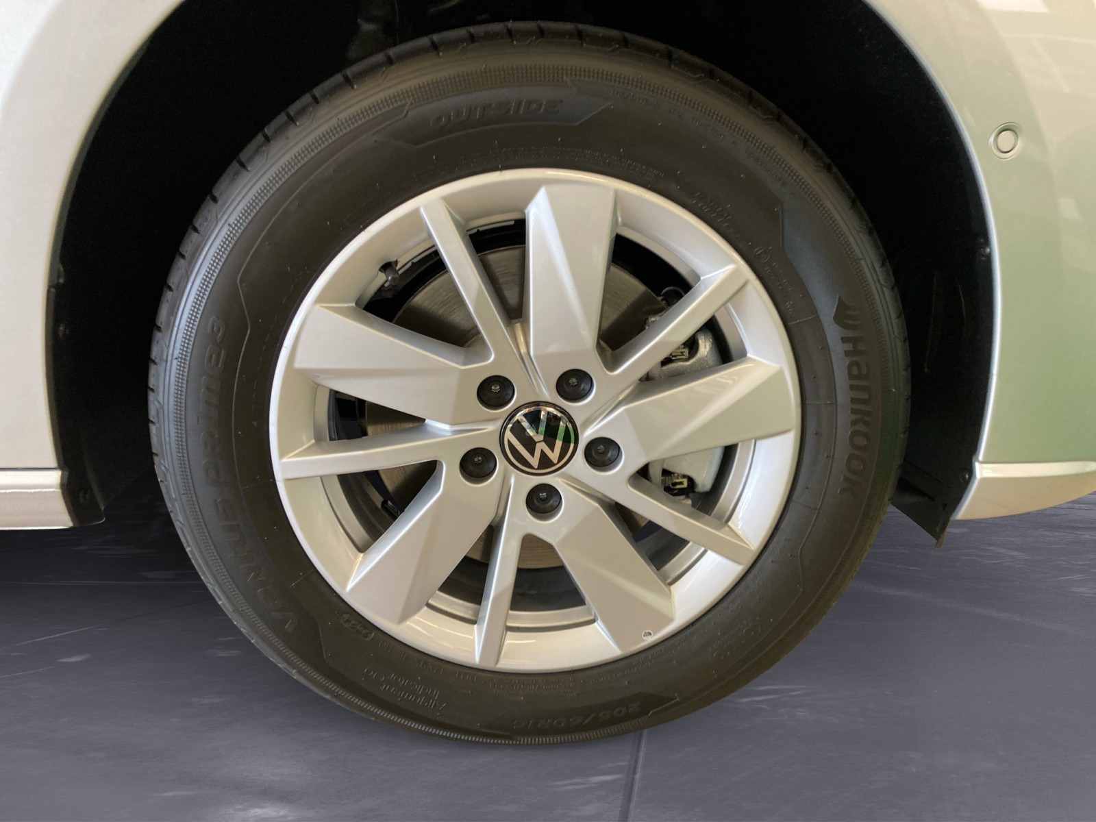 Volkswagen - NFZ Caddy Life 5-Sitzer Motor: 2,0 l TDI EU6 SCR  Getriebe: 7-Gang-Doppelkupplungsgetriebe Radstand: 2755 mm ,