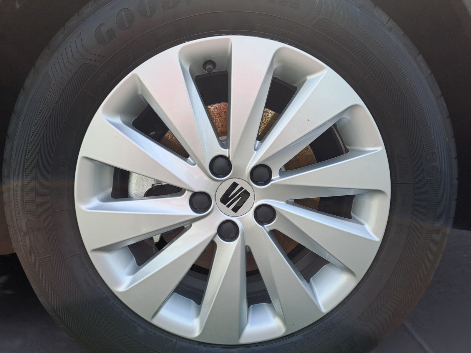 Seat - Arona Road Edition 1.0 TSI  7-Gang-DSG