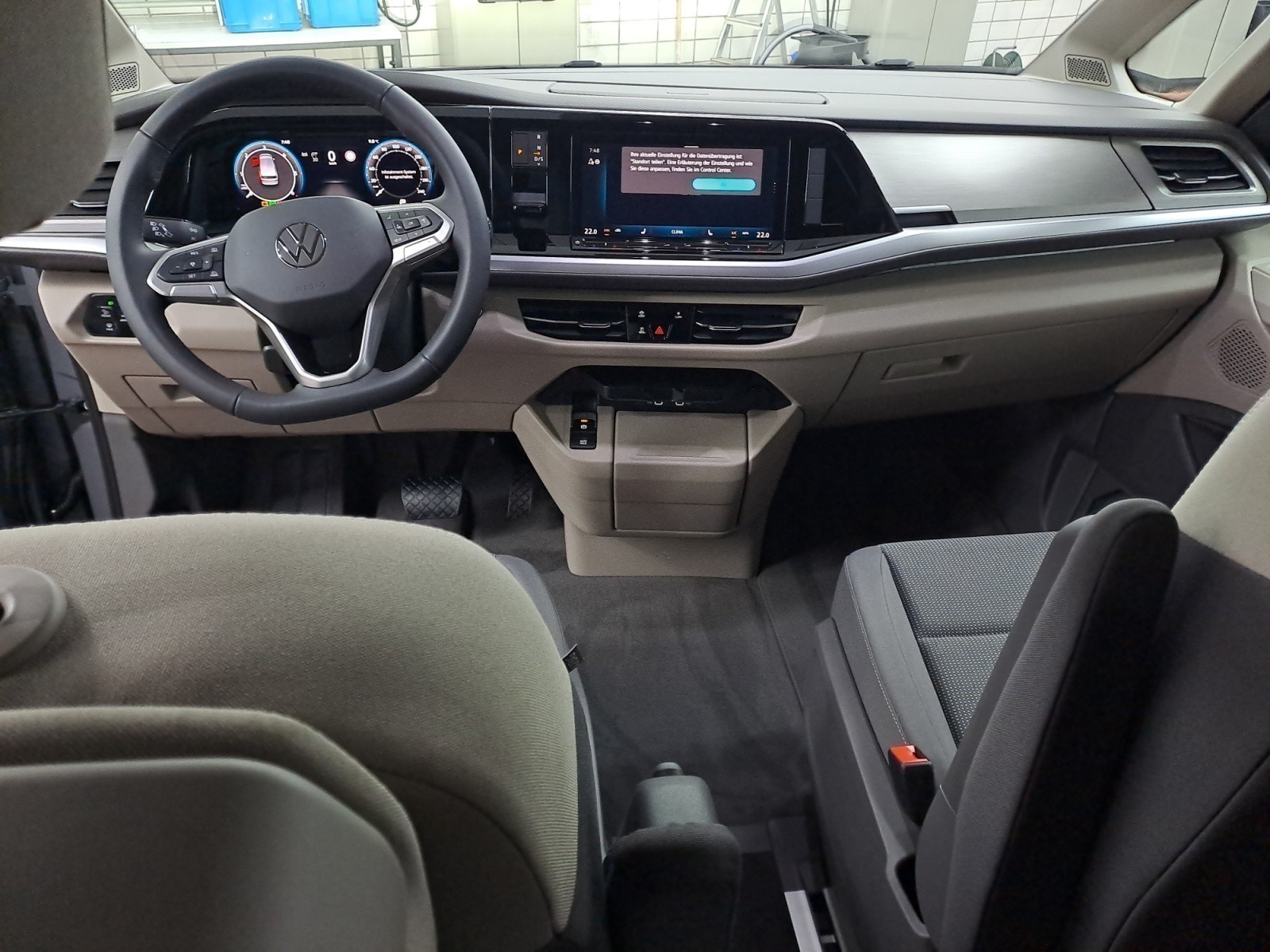 Volkswagen - Multivan Life 2,0 l TDI SCR Frontantrieb 7-Gang-DSG Radst. 3124 mm kurzer Überhang