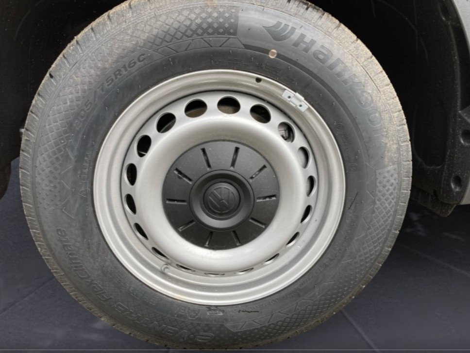 Volkswagen - Crafter 35 Kasten HD 2,0 l Fronta ntrieb 6-Gang Radst. 4490 mm